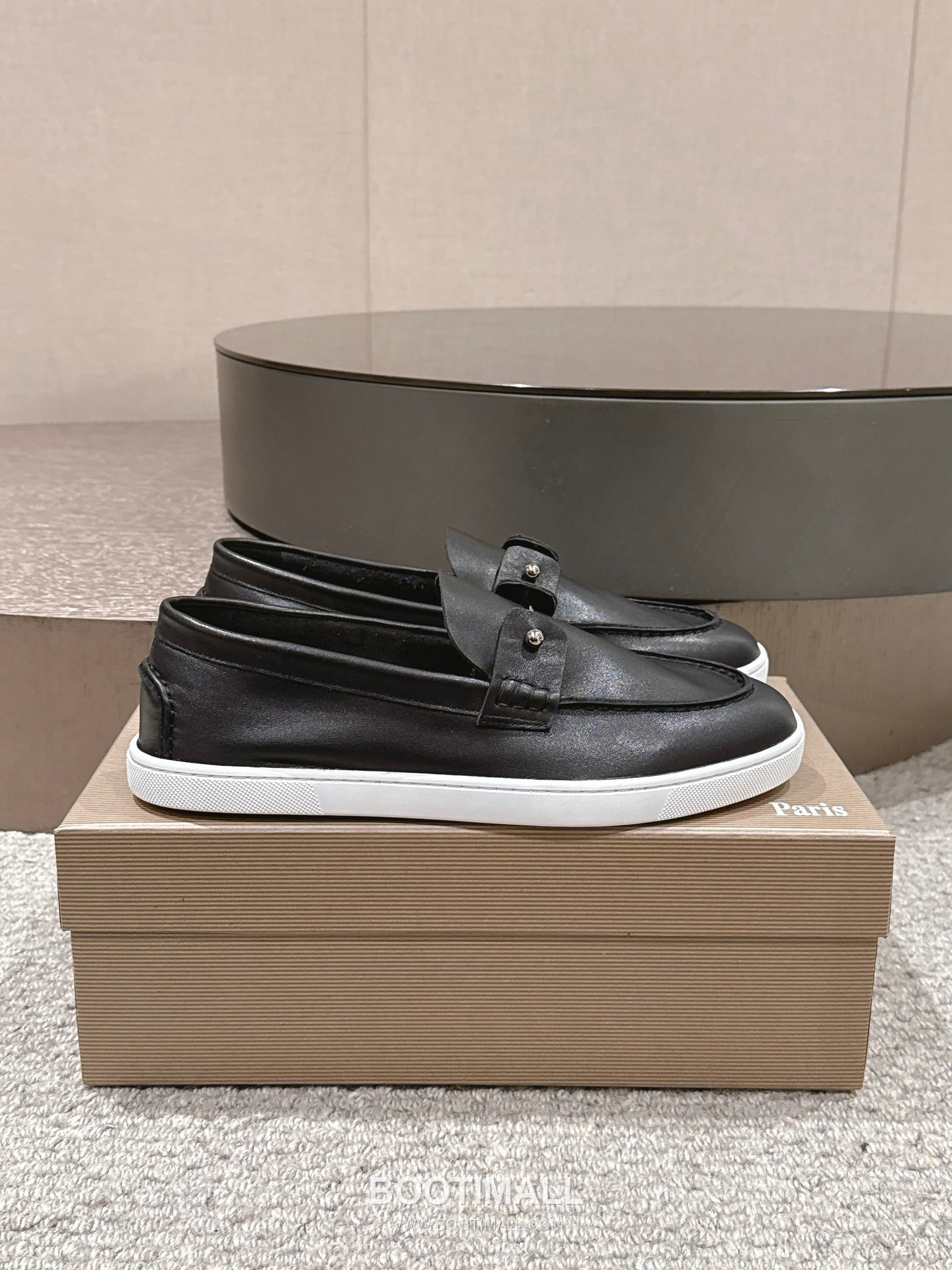 Christian Louboutin Chambeliboat Calfskin Leather Loafer with Metal Buckle Strap Rubber Sole Detail 크리스찬루부탱 샴벨리보트 카프스킨 레더 로퍼 메탈 버클 스트랩 러버솔 디테일 3cm 2