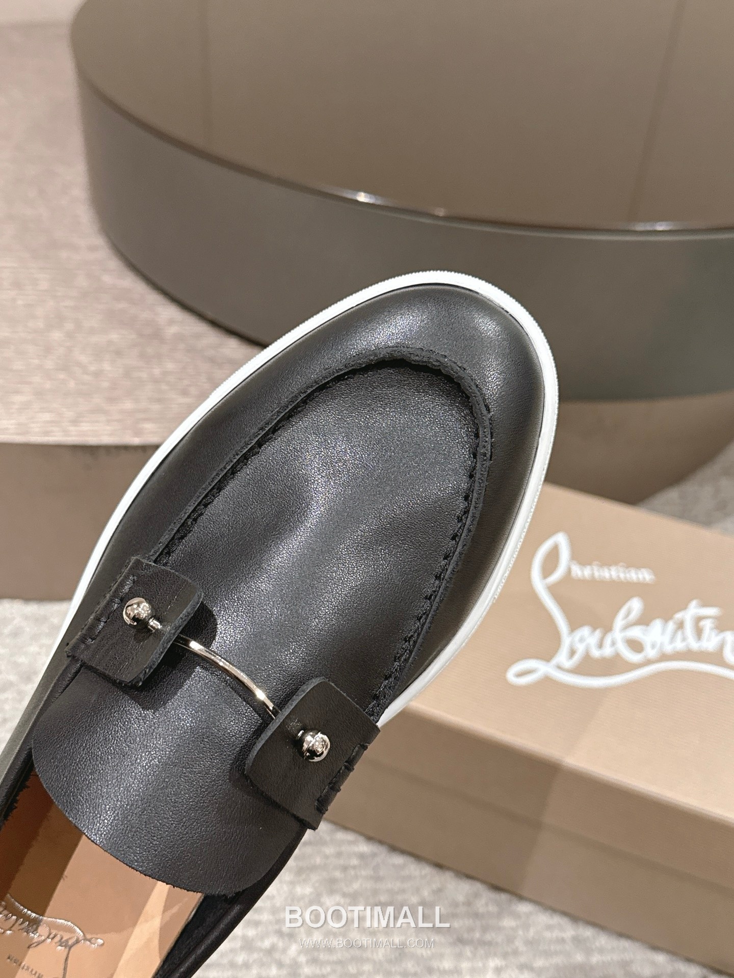 Christian Louboutin Chambeliboat Calfskin Leather Loafer with Metal Buckle Strap Rubber Sole Detail 크리스찬루부탱 샴벨리보트 카프스킨 레더 로퍼 메탈 버클 스트랩 러버솔 디테일 3cm 7