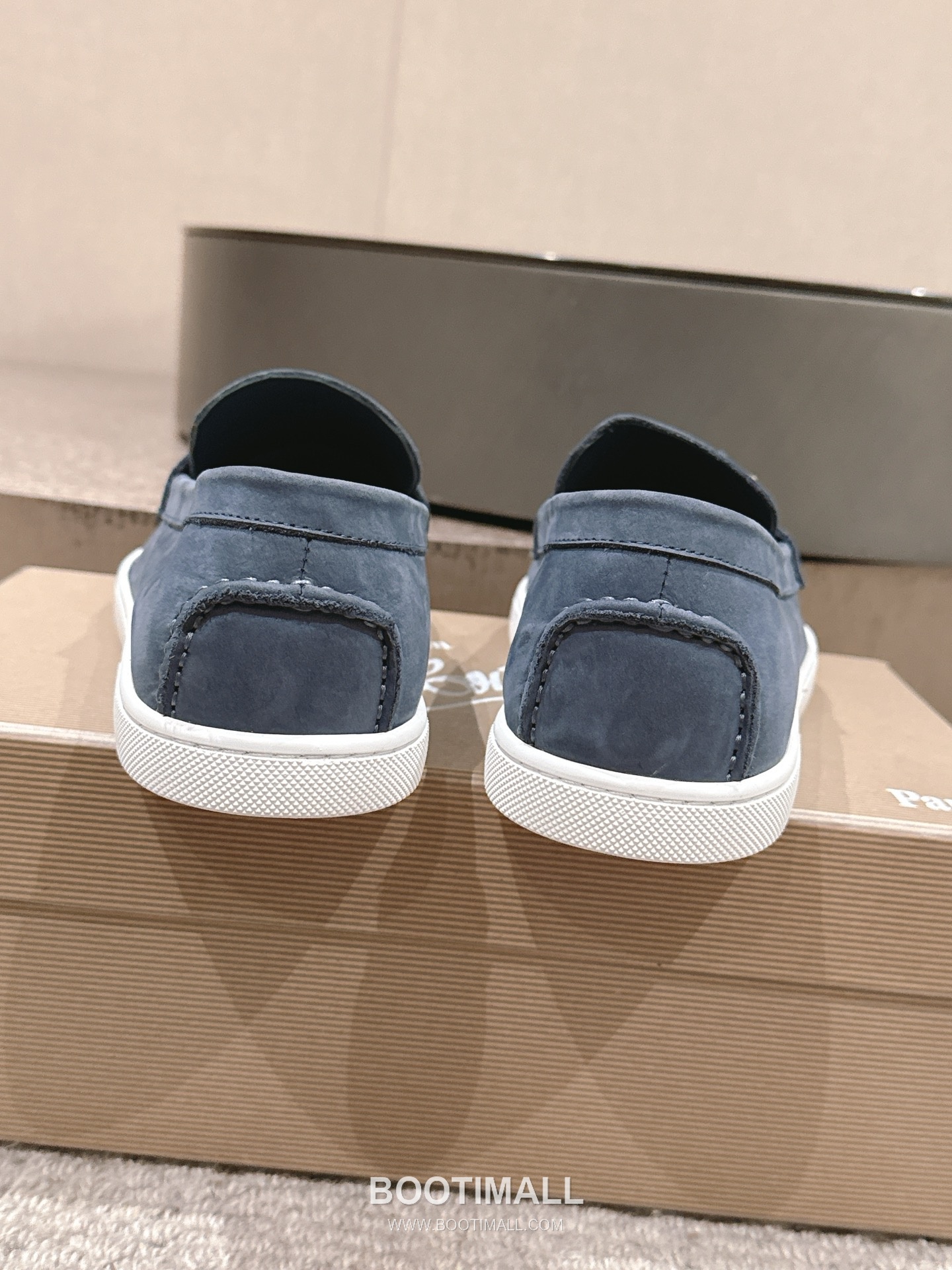 Christian Louboutin Chambeliboat Calfskin Leather Boat Loafer with Metal Buckle Strap Rubber Sole Detail 크리스찬루부탱 샴벨리보트 카프스킨 레더 보트 로퍼 메탈 버클 스트랩 러버솔 디테일 3cm 4