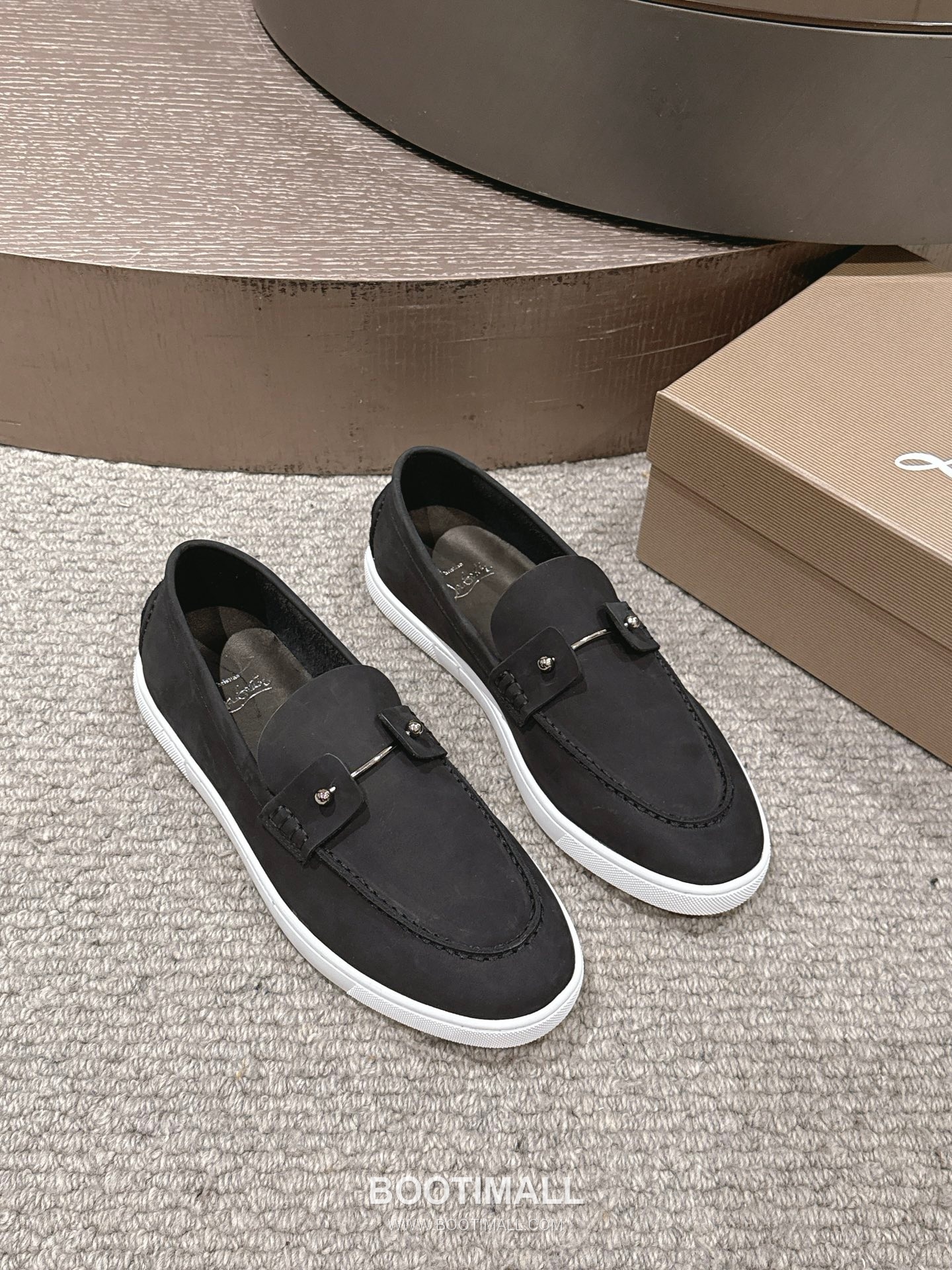 Christian Louboutin Chambeliboat Calfskin Leather Boat Loafer with Metal Buckle Strap Rubber Sole Detail 크리스찬루부탱 샴벨리보트 카프스킨 레더 보트 로퍼 메탈 버클 스트랩 러버솔 디테일 3cm 3