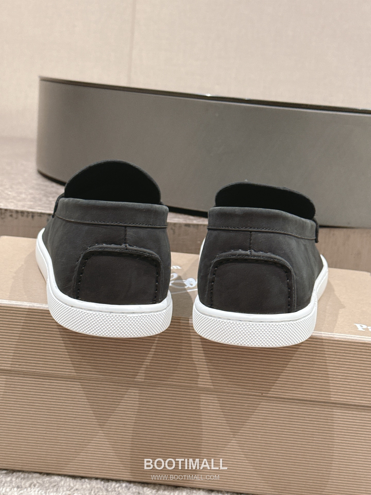 Christian Louboutin Chambeliboat Calfskin Leather Boat Loafer with Metal Buckle Strap Rubber Sole Detail 크리스찬루부탱 샴벨리보트 카프스킨 레더 보트 로퍼 메탈 버클 스트랩 러버솔 디테일 3cm 4