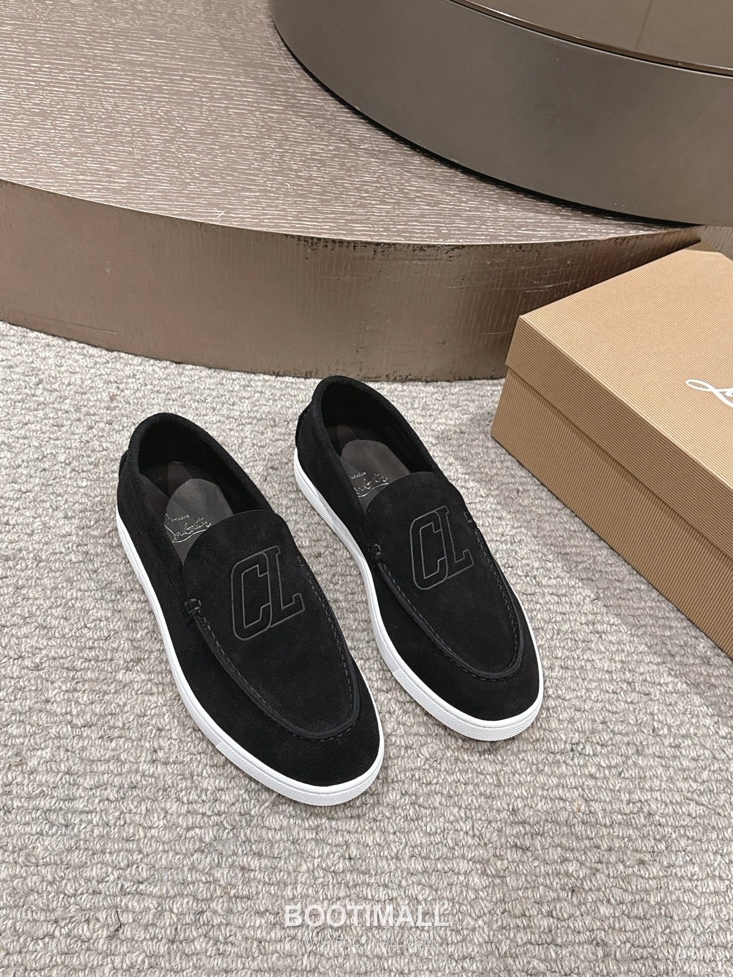 Christian Louboutin Chambeliboat Calfskin Leather Boat Loafer with Metal Buckle Strap Rubber Sole Detail 크리스찬루부탱 샴벨리보트 카프스킨 레더 보트 로퍼 메탈 버클 스트랩 러버솔 디테일 3cm 3