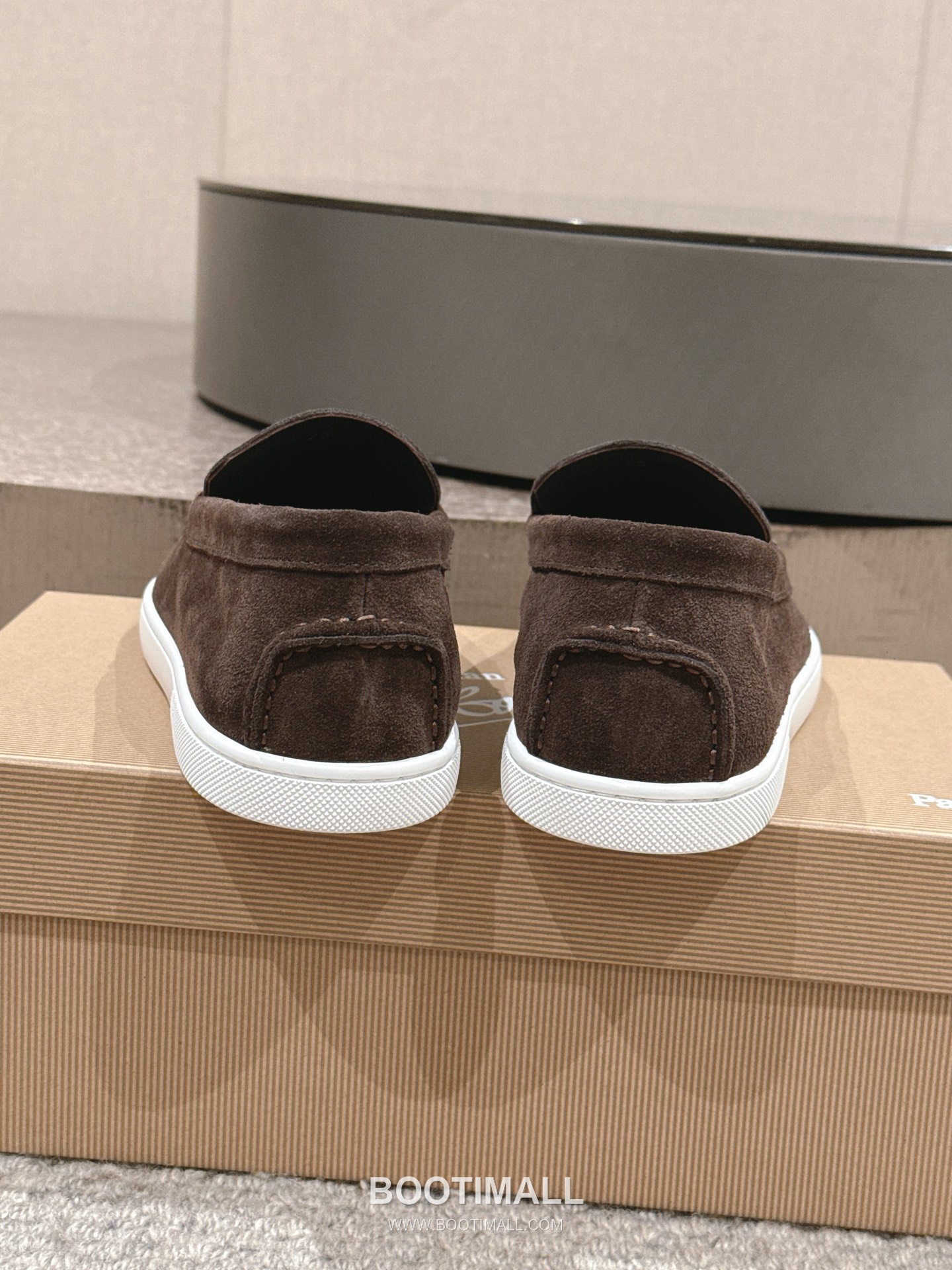 Christian Louboutin Chambeliboat Calfskin Leather Boat Loafer with Metal Buckle Strap Rubber Sole Detail 크리스찬루부탱 샴벨리보트 카프스킨 레더 보트 로퍼 메탈 버클 스트랩 러버솔 디테일 3cm 5