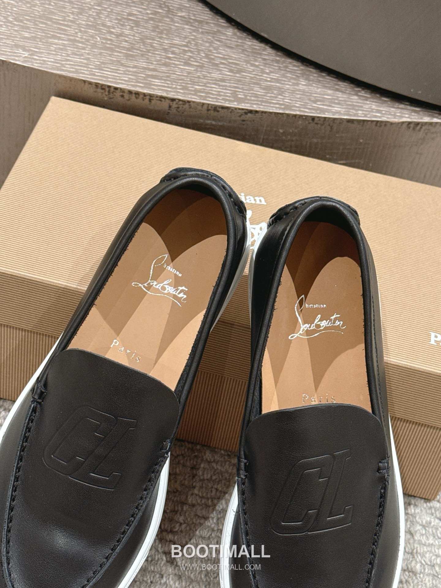 Christian Louboutin Chambeliboat Calfskin Leather Boat Loafer with Metal Buckle Strap Rubber Sole Detail 크리스찬루부탱 샴벨리보트 카프스킨 레더 보트 로퍼 메탈 버클 스트랩 러버솔 디테일 3cm 5