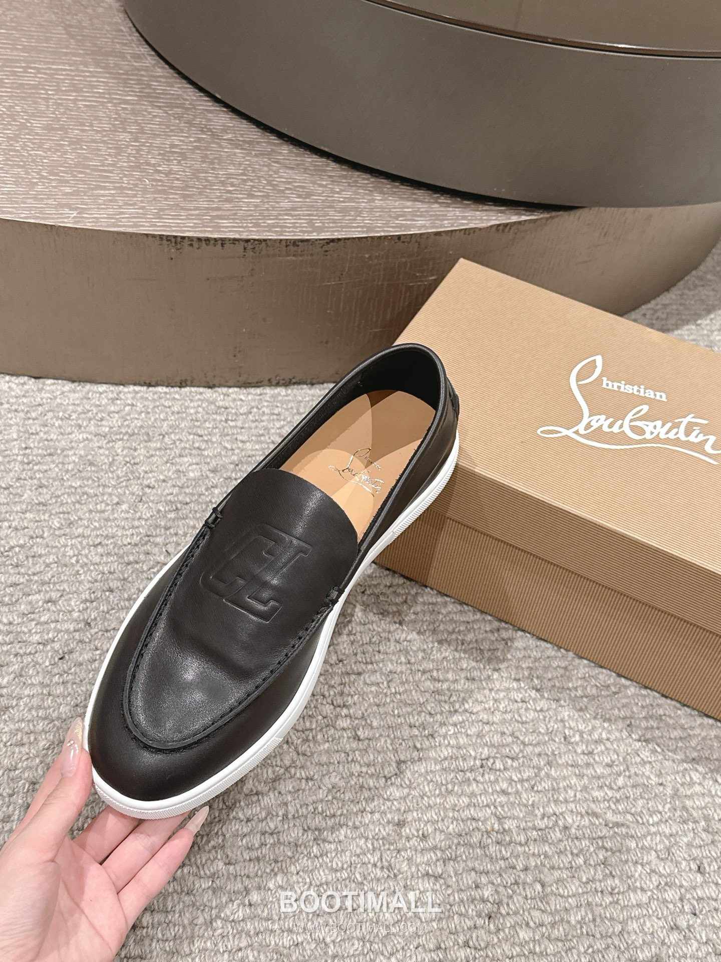 Christian Louboutin Chambeliboat Calfskin Leather Boat Loafer with Metal Buckle Strap Rubber Sole Detail 크리스찬루부탱 샴벨리보트 카프스킨 레더 보트 로퍼 메탈 버클 스트랩 러버솔 디테일 3cm 6