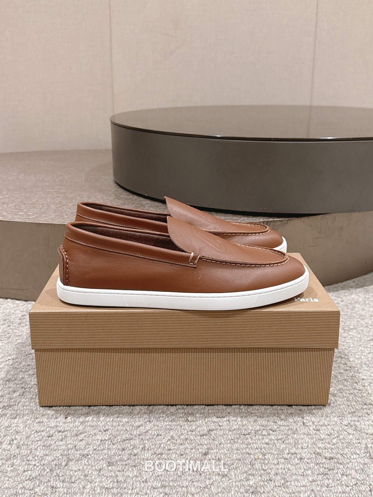 Christian Louboutin Chambeliboat Calfskin Leather Boat Loafer with Metal Buckle Strap Rubber Sole Detail 크리스찬루부탱 샴벨리보트 카프스킨 레더 보트 로퍼 메탈 버클 스트랩 러버솔 디테일 3cm 2