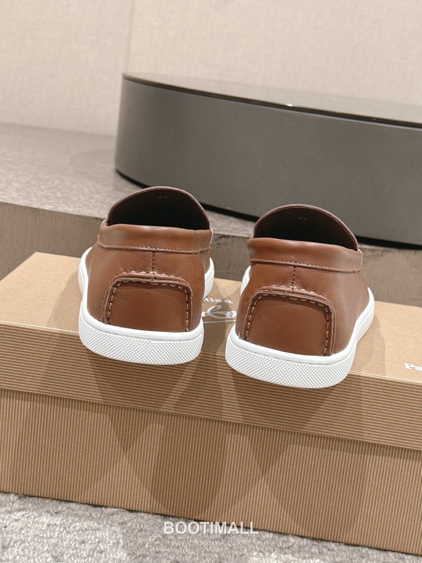 Christian Louboutin Chambeliboat Calfskin Leather Boat Loafer with Metal Buckle Strap Rubber Sole Detail 크리스찬루부탱 샴벨리보트 카프스킨 레더 보트 로퍼 메탈 버클 스트랩 러버솔 디테일 3cm 4