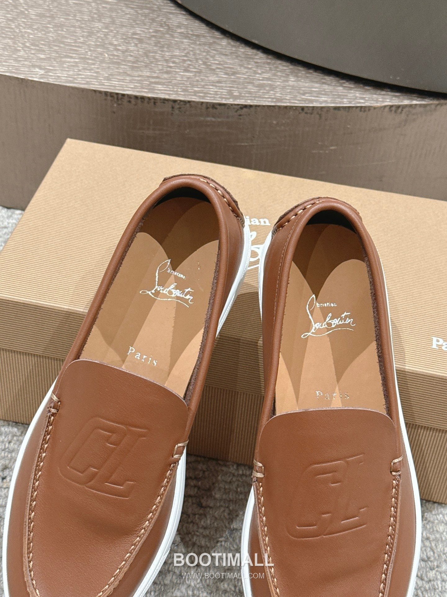 Christian Louboutin Chambeliboat Calfskin Leather Boat Loafer with Metal Buckle Strap Rubber Sole Detail 크리스찬루부탱 샴벨리보트 카프스킨 레더 보트 로퍼 메탈 버클 스트랩 러버솔 디테일 3cm 5