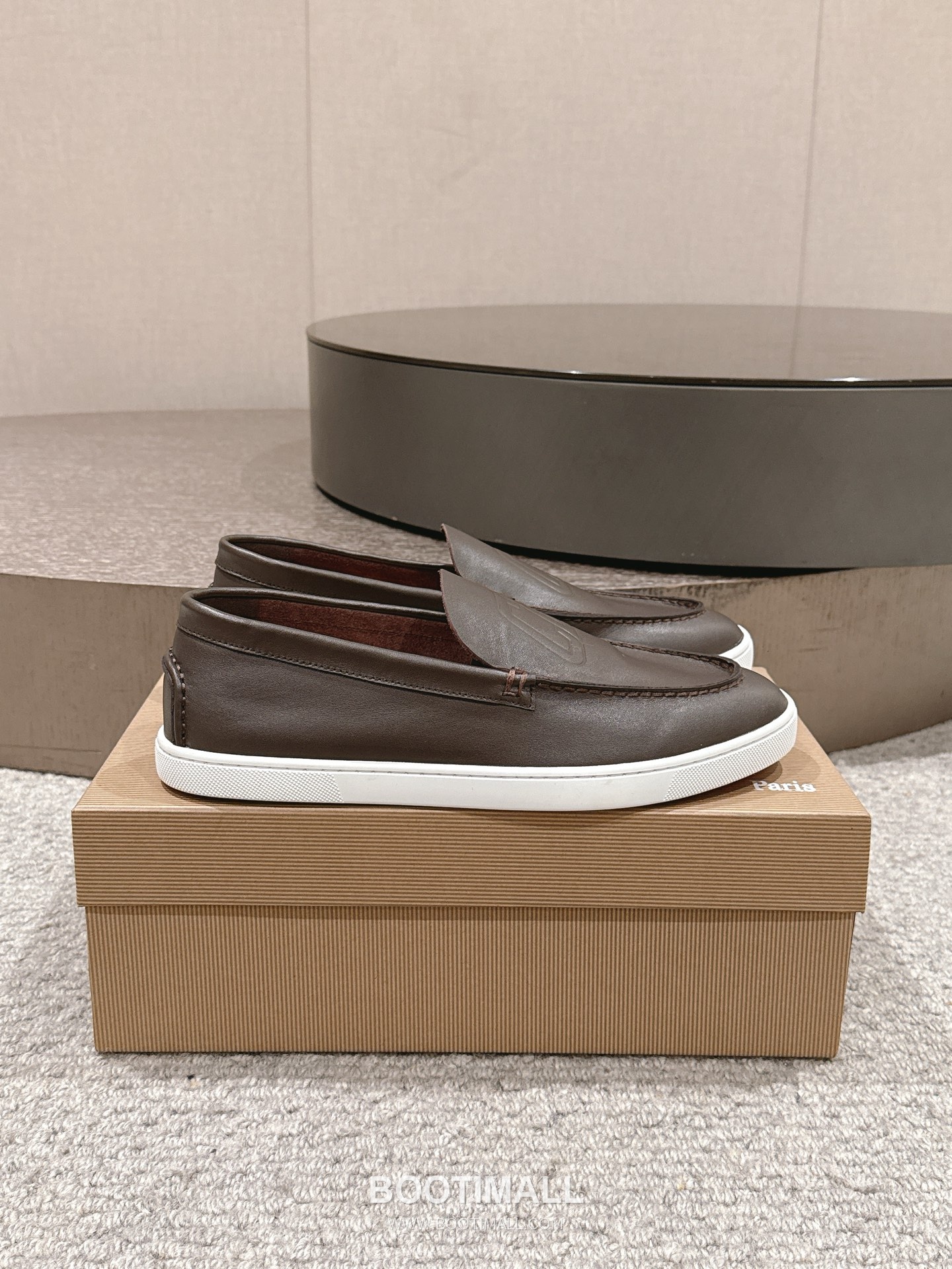 Christian Louboutin Chambeliboat Calfskin Leather Boat Loafer with Metal Buckle Strap Rubber Sole Detail 크리스찬루부탱 샴벨리보트 카프스킨 레더 보트 로퍼 메탈 버클 스트랩 러버솔 디테일 3cm 2