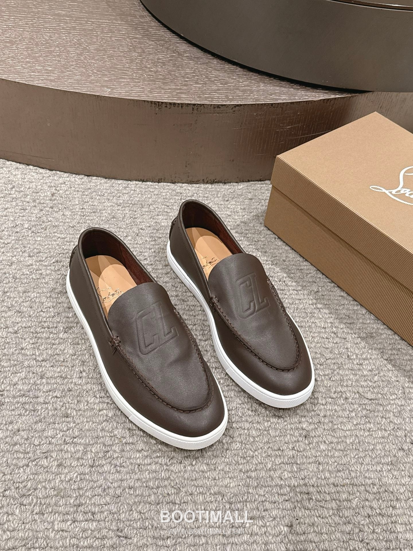 Christian Louboutin Chambeliboat Calfskin Leather Boat Loafer with Metal Buckle Strap Rubber Sole Detail 크리스찬루부탱 샴벨리보트 카프스킨 레더 보트 로퍼 메탈 버클 스트랩 러버솔 디테일 3cm 3