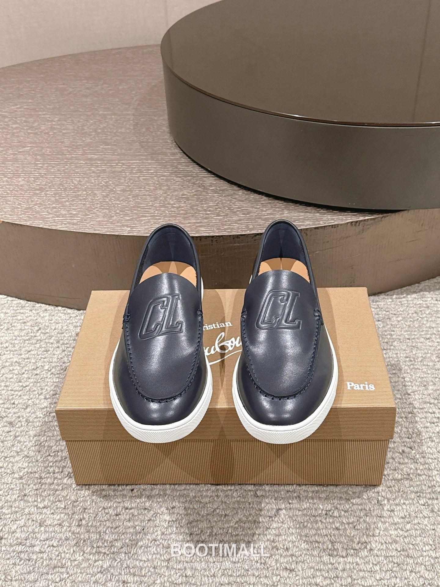 Christian Louboutin Chambeliboat Calfskin Leather Boat Loafer with Metal Buckle Strap Rubber Sole Detail 크리스찬루부탱 샴벨리보트 카프스킨 레더 보트 로퍼 메탈 버클 스트랩 러버솔 디테일 3cm 1