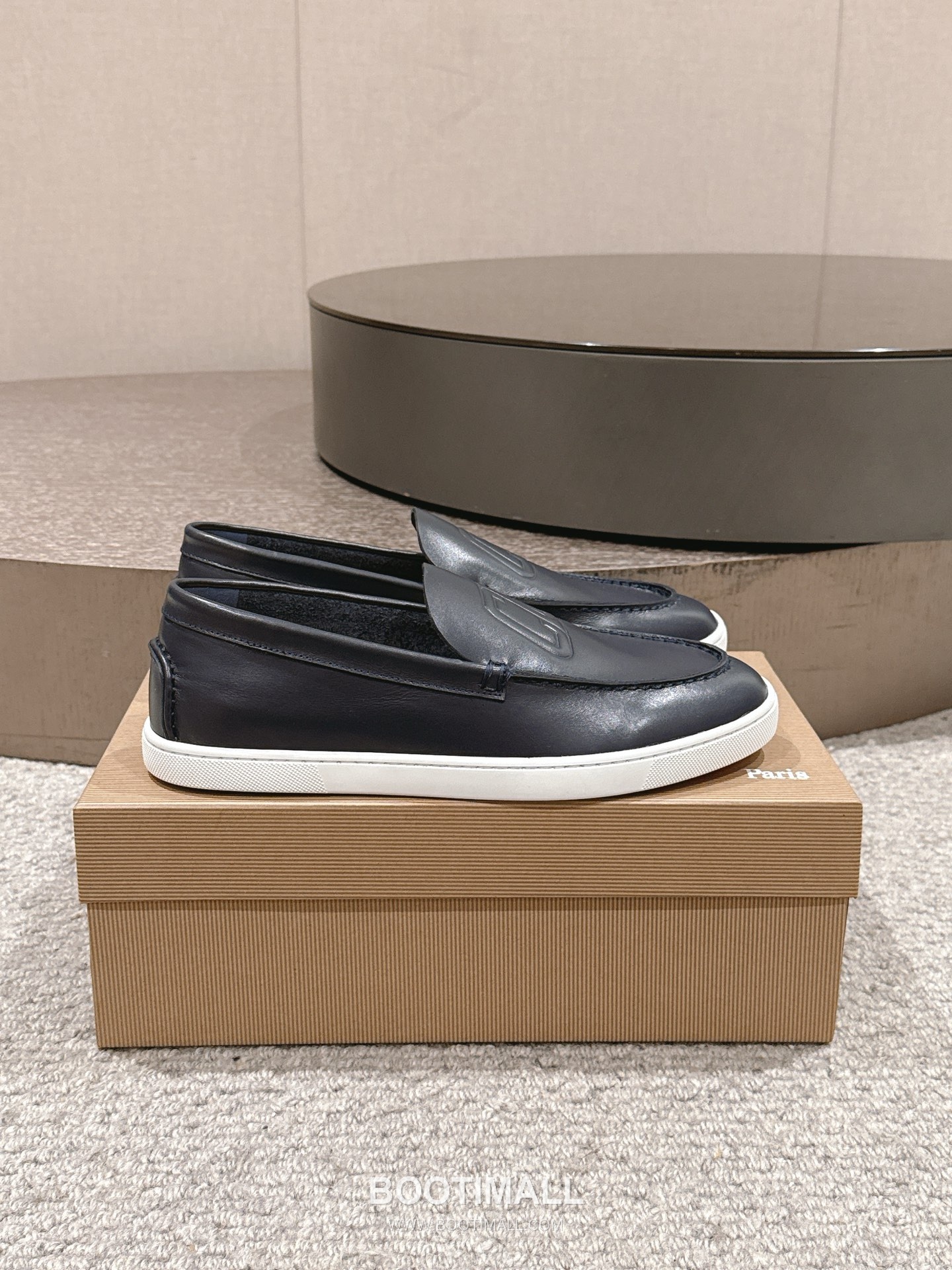 Christian Louboutin Chambeliboat Calfskin Leather Boat Loafer with Metal Buckle Strap Rubber Sole Detail 크리스찬루부탱 샴벨리보트 카프스킨 레더 보트 로퍼 메탈 버클 스트랩 러버솔 디테일 3cm 2