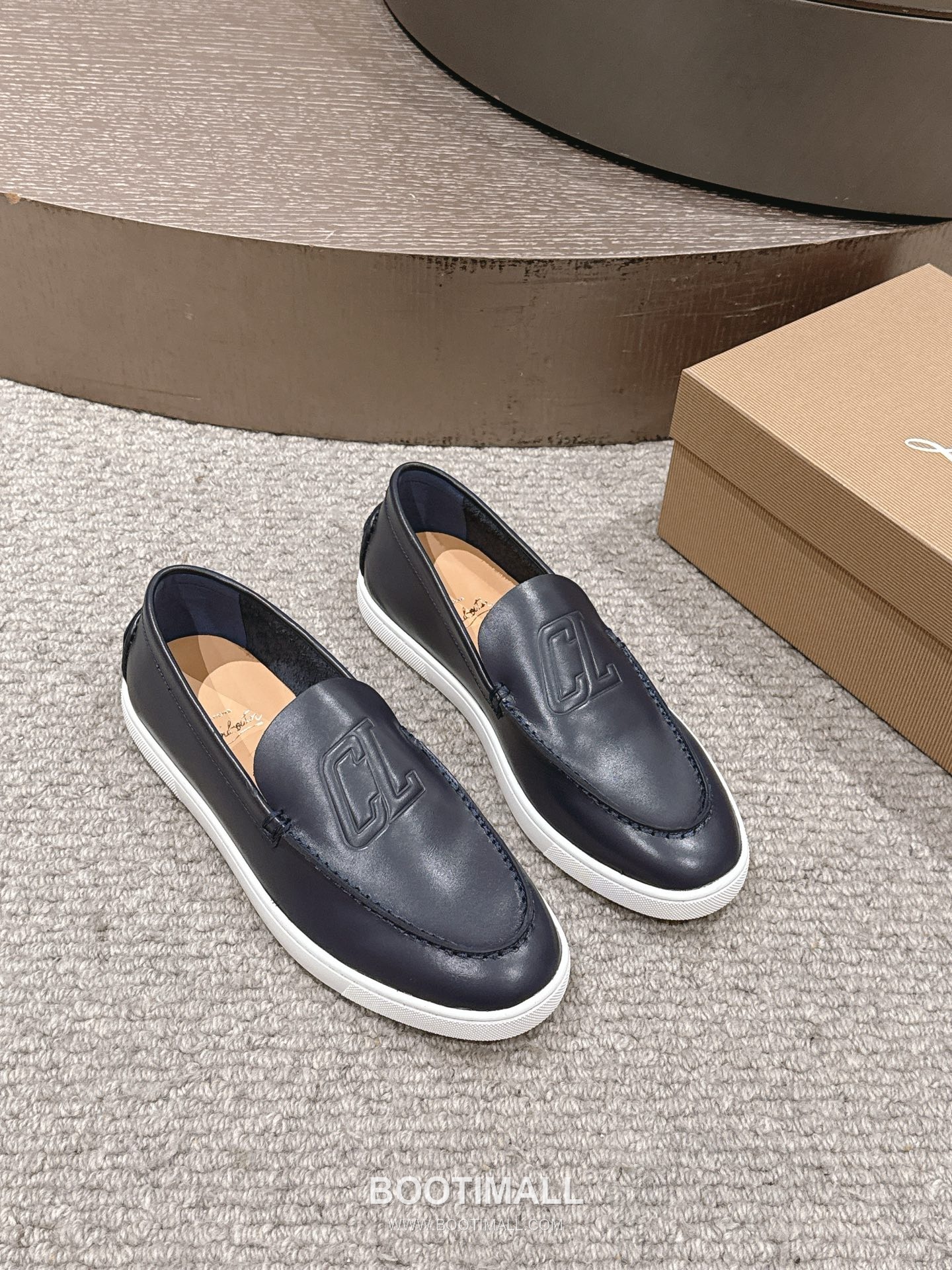 Christian Louboutin Chambeliboat Calfskin Leather Boat Loafer with Metal Buckle Strap Rubber Sole Detail 크리스찬루부탱 샴벨리보트 카프스킨 레더 보트 로퍼 메탈 버클 스트랩 러버솔 디테일 3cm 3