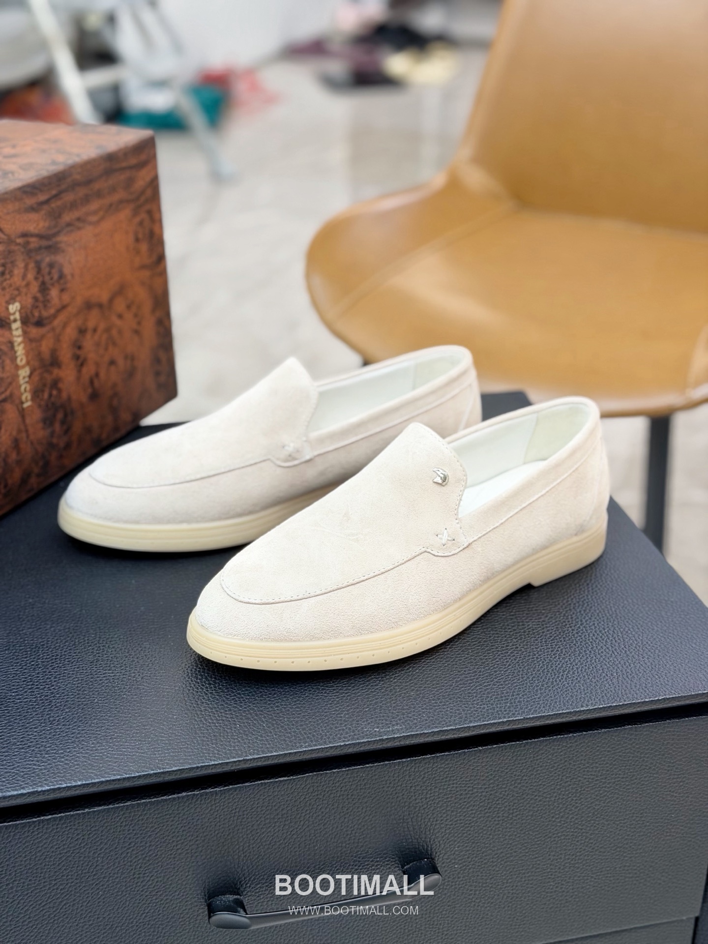 Stefano Ricci Nappa Calfskin Leather Low Sneakers with Metal Logo Tongue Buckle Detail 스테파노리치 나파 카프스킨 레더 로우 스니커즈 메탈 로고 텅 버클 디테일 3cm 1