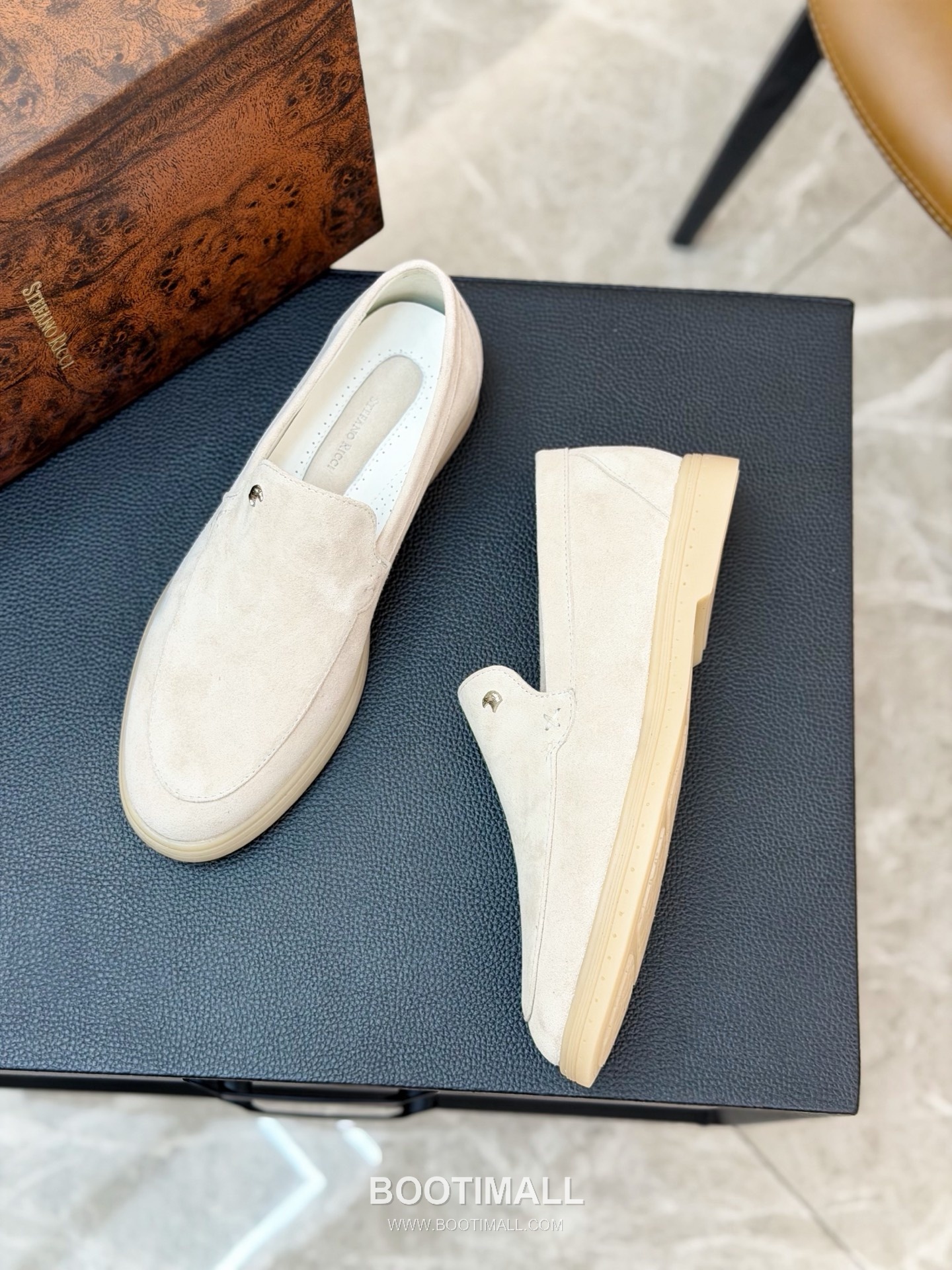 Stefano Ricci Nappa Calfskin Leather Low Sneakers with Metal Logo Tongue Buckle Detail 스테파노리치 나파 카프스킨 레더 로우 스니커즈 메탈 로고 텅 버클 디테일 3cm 2