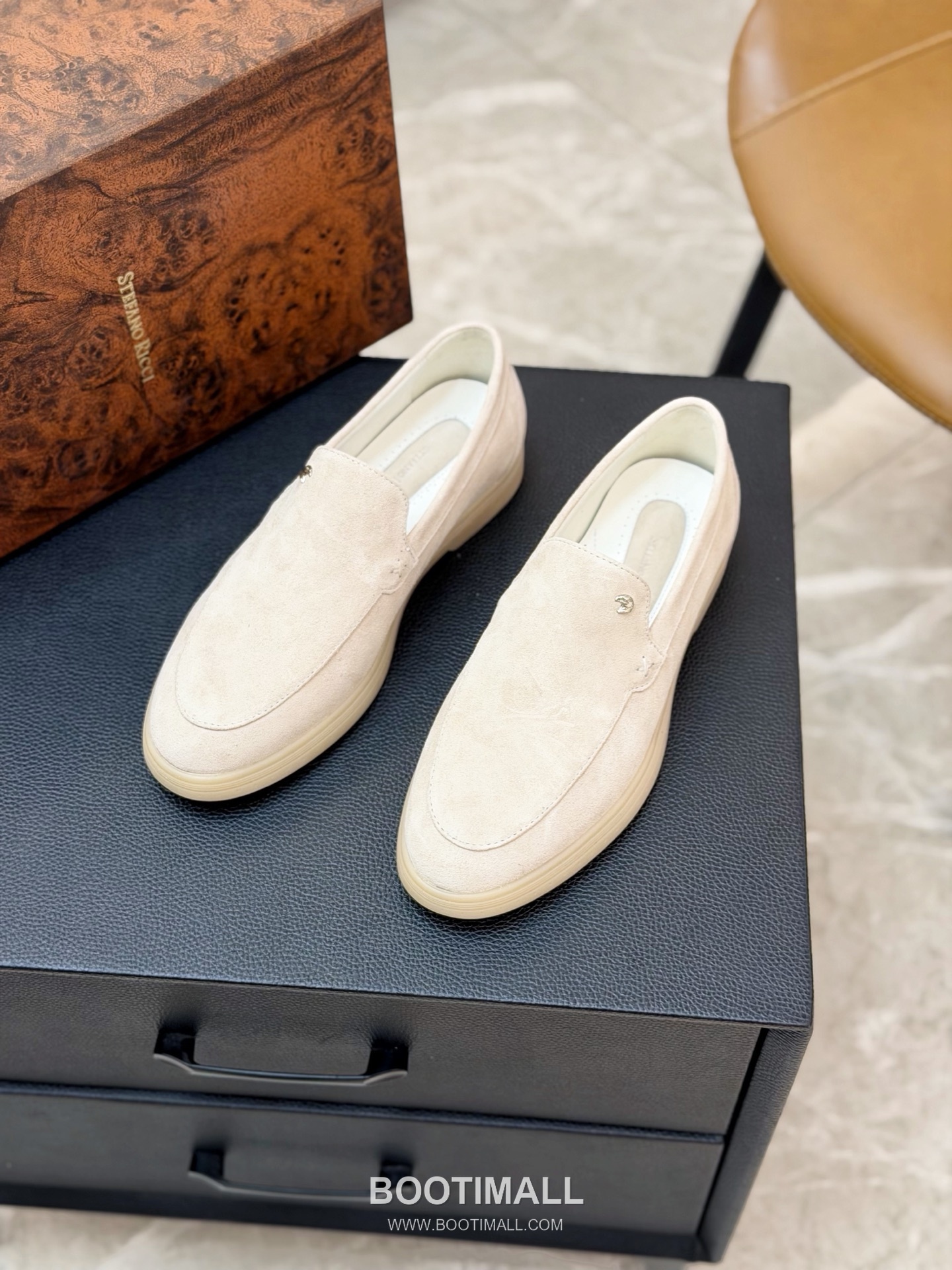 Stefano Ricci Nappa Calfskin Leather Low Sneakers with Metal Logo Tongue Buckle Detail 스테파노리치 나파 카프스킨 레더 로우 스니커즈 메탈 로고 텅 버클 디테일 3cm 6