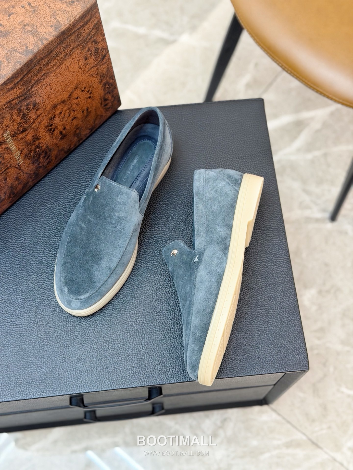 Stefano Ricci Nappa Calfskin Leather Low Sneakers with Metal Logo Tongue Buckle Detail 스테파노리치 나파 카프스킨 레더 로우 스니커즈 메탈 로고 텅 버클 디테일 3cm 2