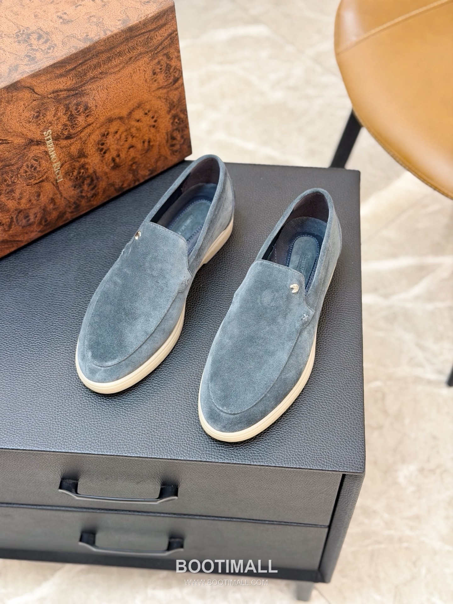 Stefano Ricci Nappa Calfskin Leather Low Sneakers with Metal Logo Tongue Buckle Detail 스테파노리치 나파 카프스킨 레더 로우 스니커즈 메탈 로고 텅 버클 디테일 3cm 3