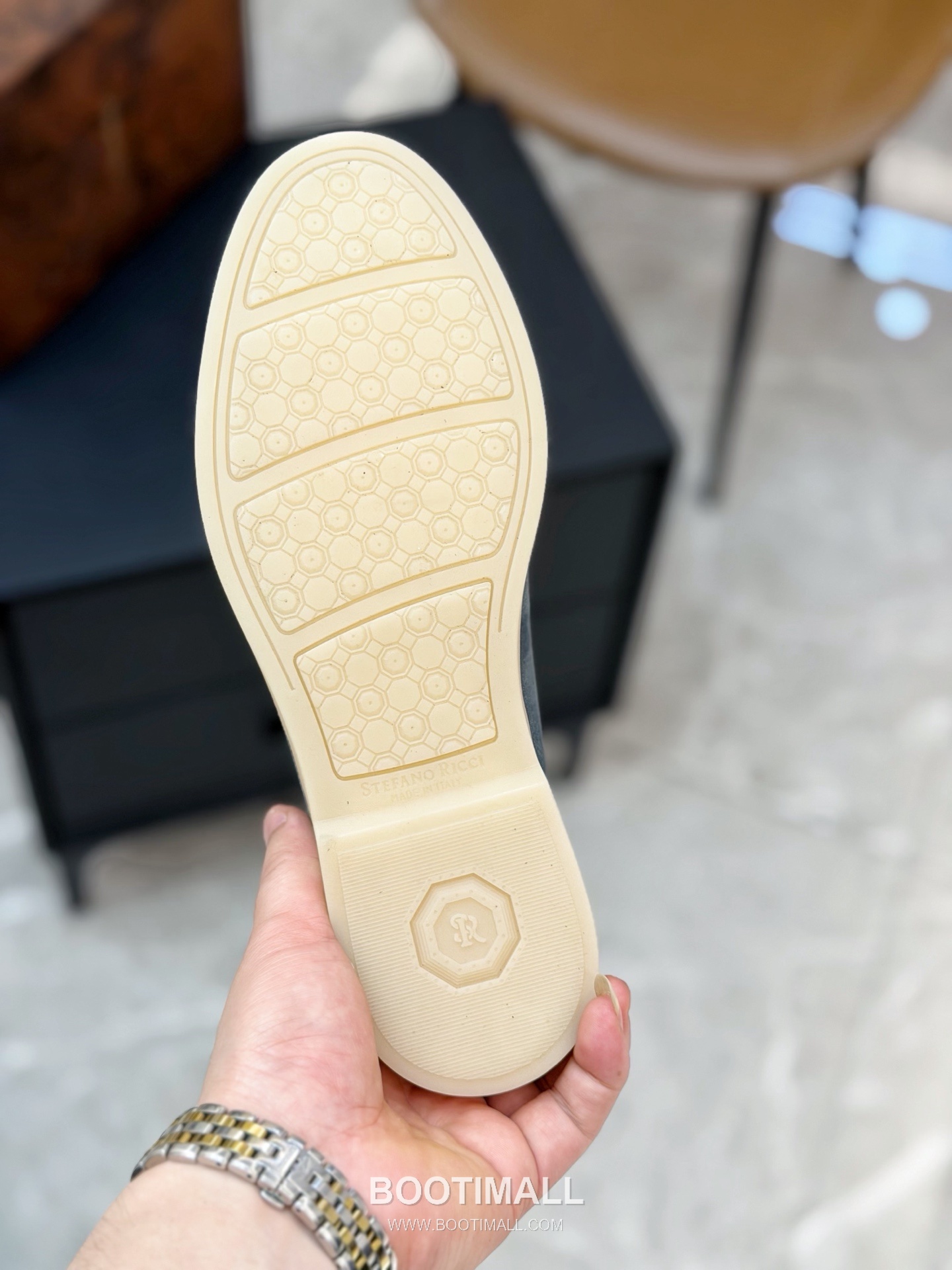 Stefano Ricci Nappa Calfskin Leather Low Sneakers with Metal Logo Tongue Buckle Detail 스테파노리치 나파 카프스킨 레더 로우 스니커즈 메탈 로고 텅 버클 디테일 3cm 9