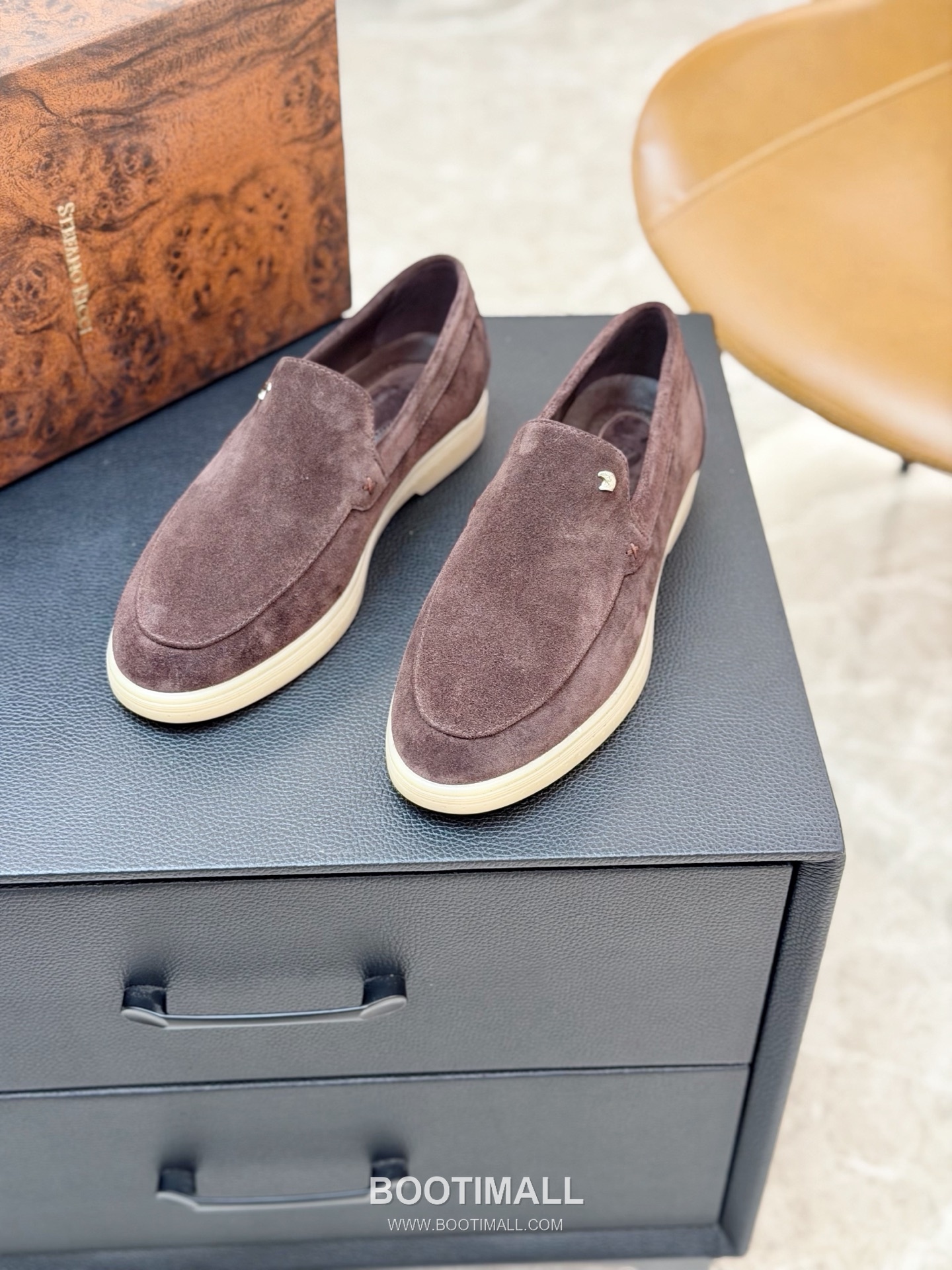 Stefano Ricci Nappa Calfskin Leather Low Sneakers with Metal Logo Tongue Buckle Detail 스테파노리치 나파 카프스킨 레더 로우 스니커즈 메탈 로고 텅 버클 디테일 3cm 3