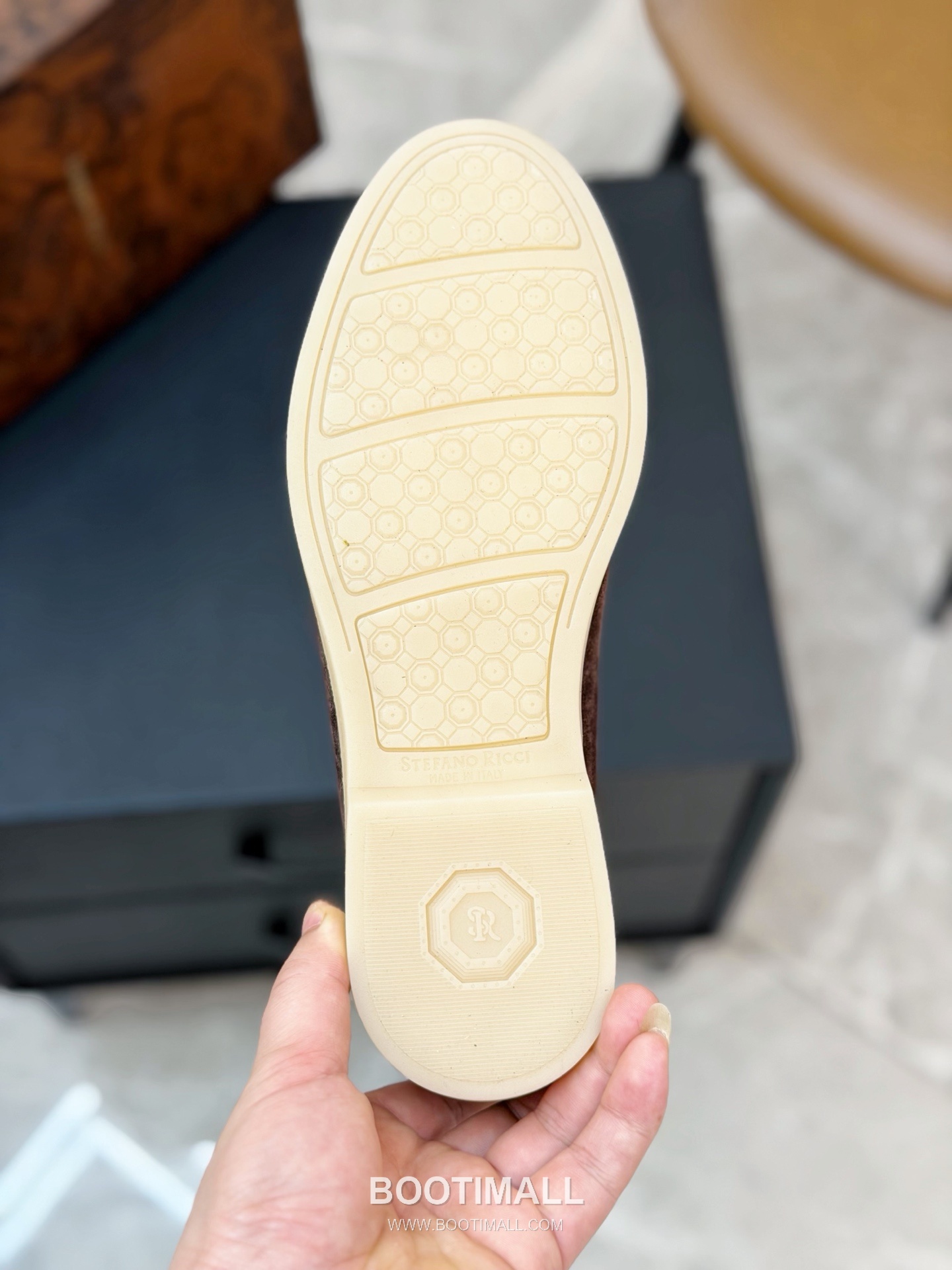 Stefano Ricci Nappa Calfskin Leather Low Sneakers with Metal Logo Tongue Buckle Detail 스테파노리치 나파 카프스킨 레더 로우 스니커즈 메탈 로고 텅 버클 디테일 3cm 9