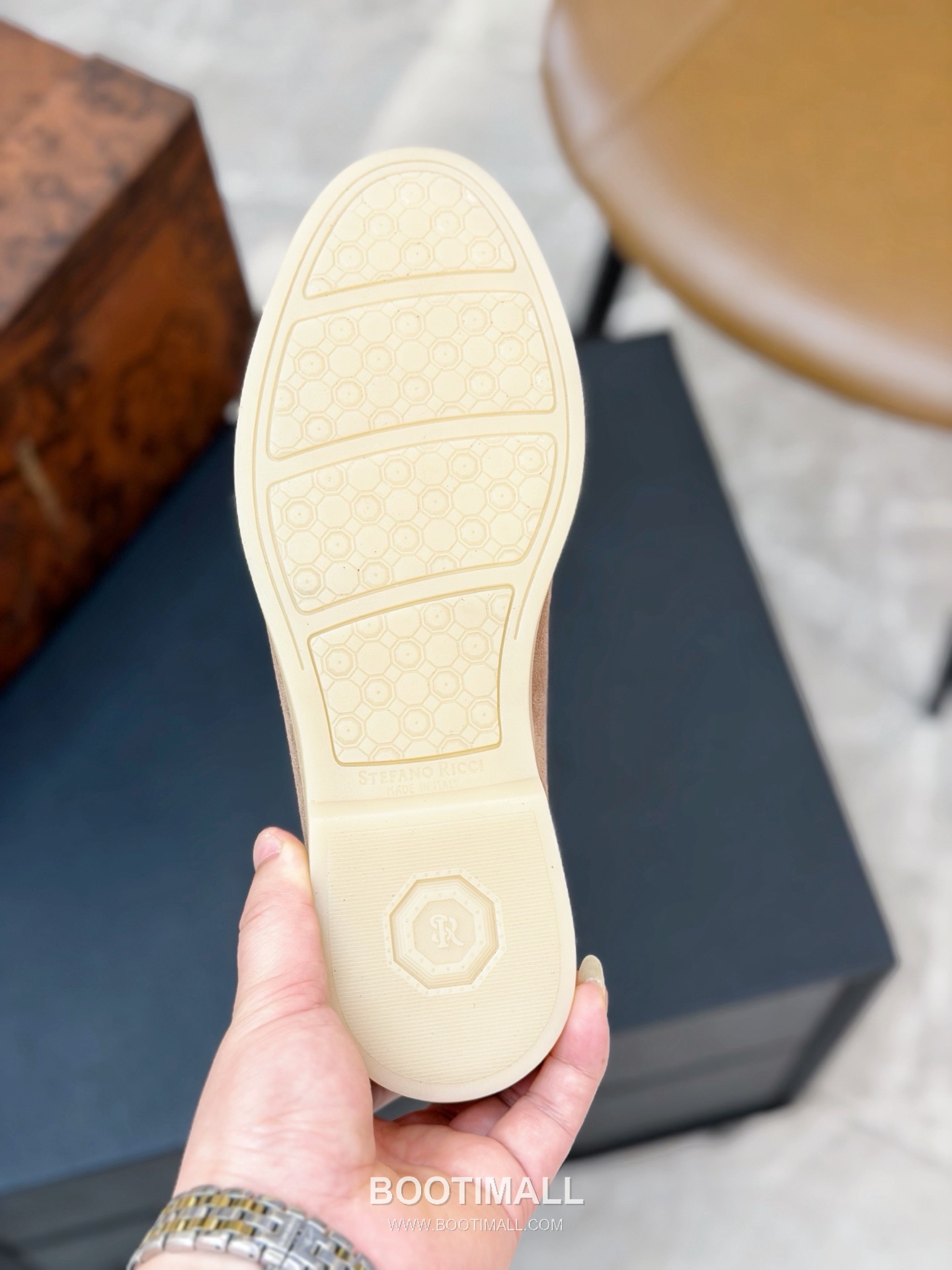 Stefano Ricci Nappa Calfskin Leather Low Sneakers with Metal Logo Tongue Buckle Detail 스테파노리치 나파 카프스킨 레더 로우 스니커즈 메탈 로고 텅 버클 디테일 3cm 9