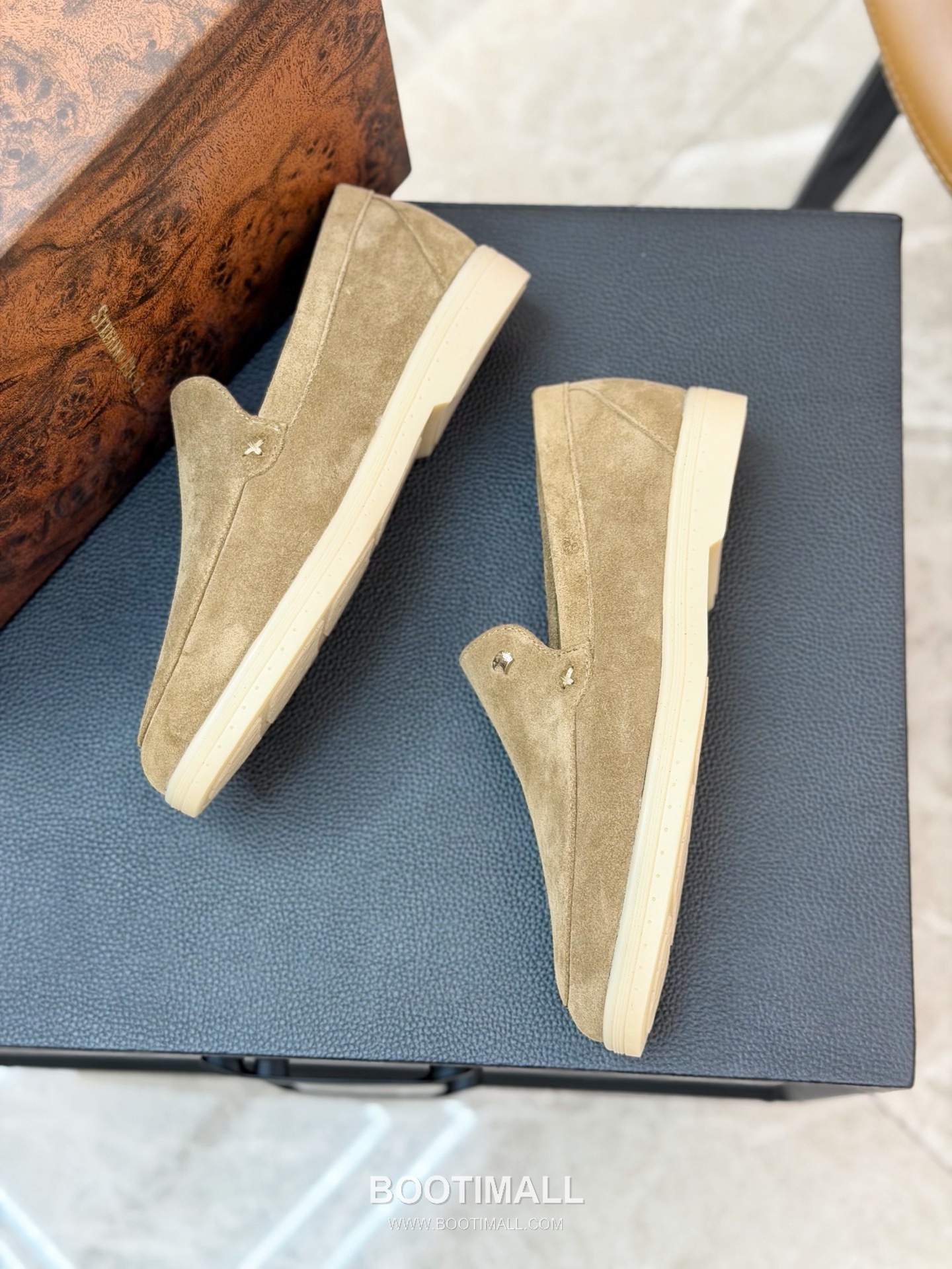 Stefano Ricci Nappa Calfskin Leather Low Sneakers with Metal Logo Tongue Buckle Detail 스테파노리치 나파 카프스킨 레더 로우 스니커즈 메탈 로고 텅 버클 디테일 3cm 7