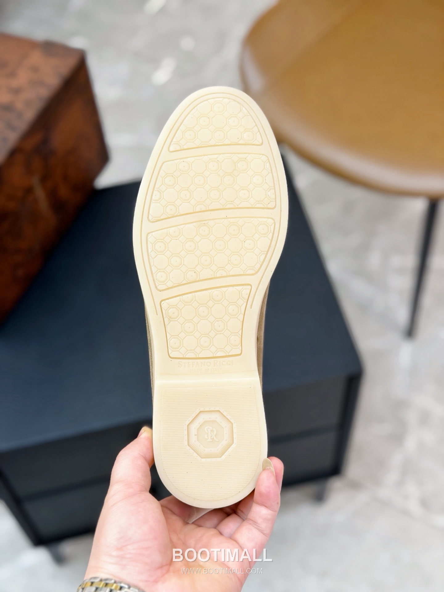 Stefano Ricci Nappa Calfskin Leather Low Sneakers with Metal Logo Tongue Buckle Detail 스테파노리치 나파 카프스킨 레더 로우 스니커즈 메탈 로고 텅 버클 디테일 3cm 9