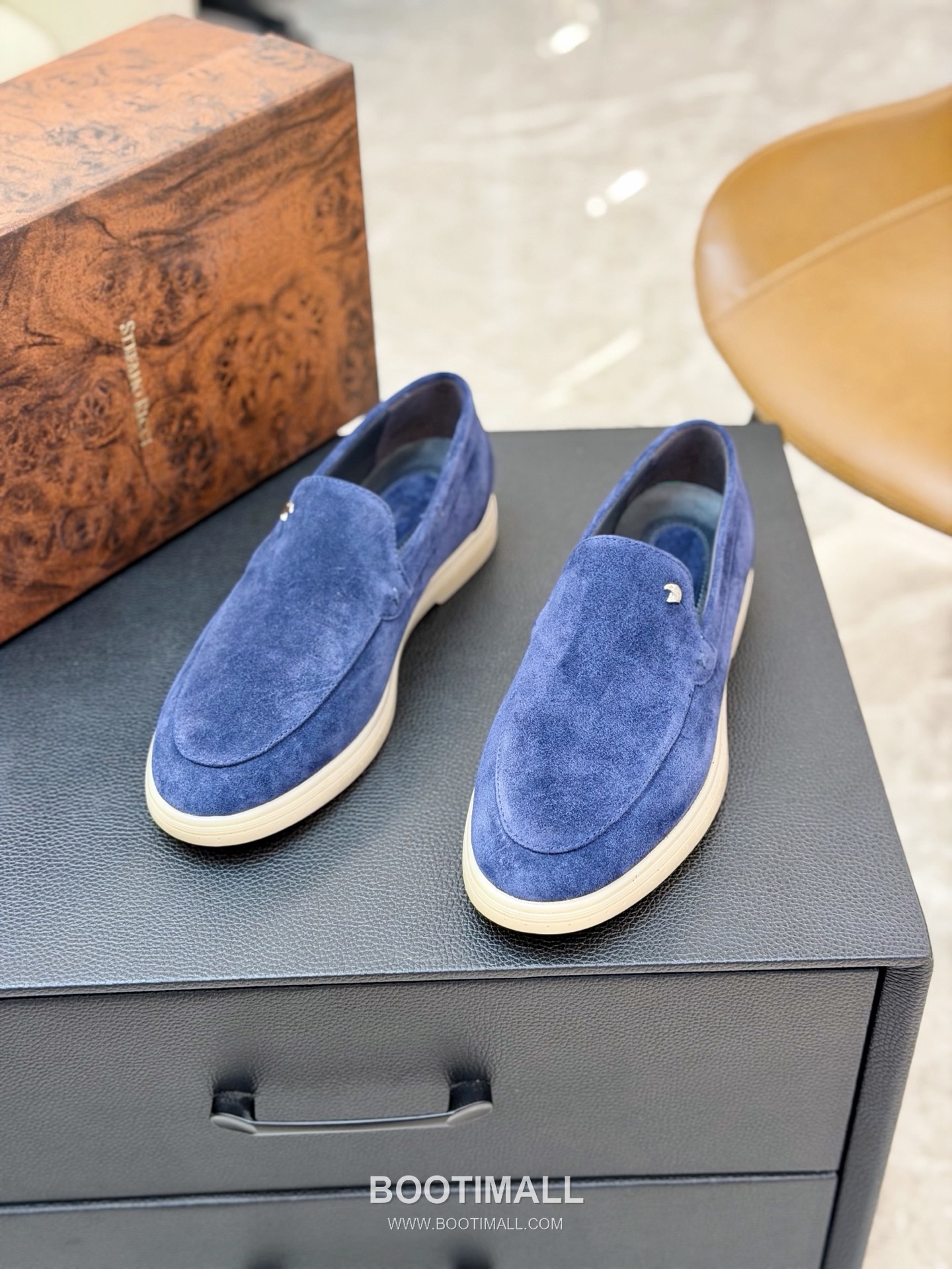 Stefano Ricci Nappa Calfskin Leather Low Sneakers with Metal Logo Tongue Buckle Detail 스테파노리치 나파 카프스킨 레더 로우 스니커즈 메탈 로고 텅 버클 디테일 3cm 3