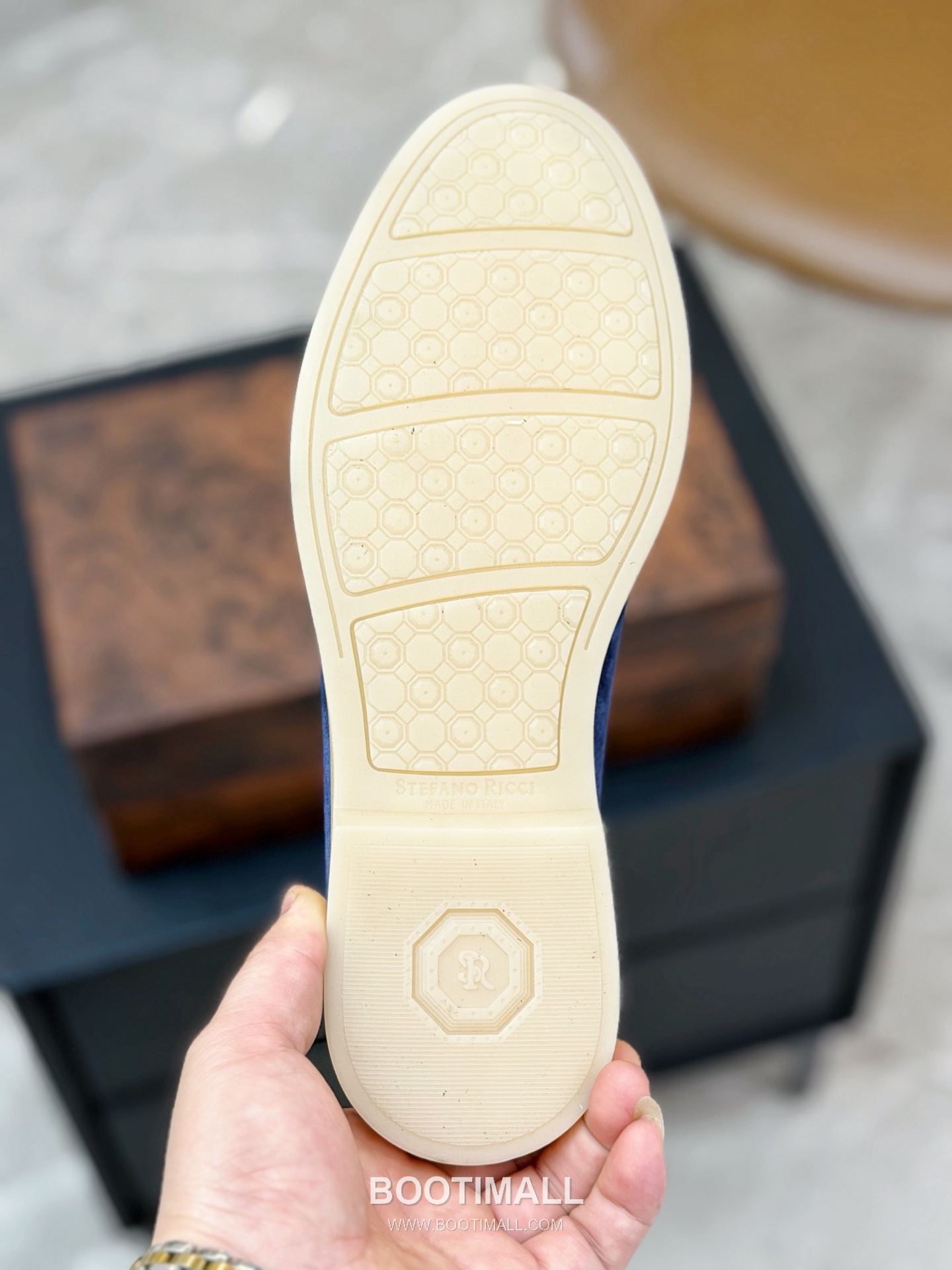 Stefano Ricci Nappa Calfskin Leather Low Sneakers with Metal Logo Tongue Buckle Detail 스테파노리치 나파 카프스킨 레더 로우 스니커즈 메탈 로고 텅 버클 디테일 3cm 9