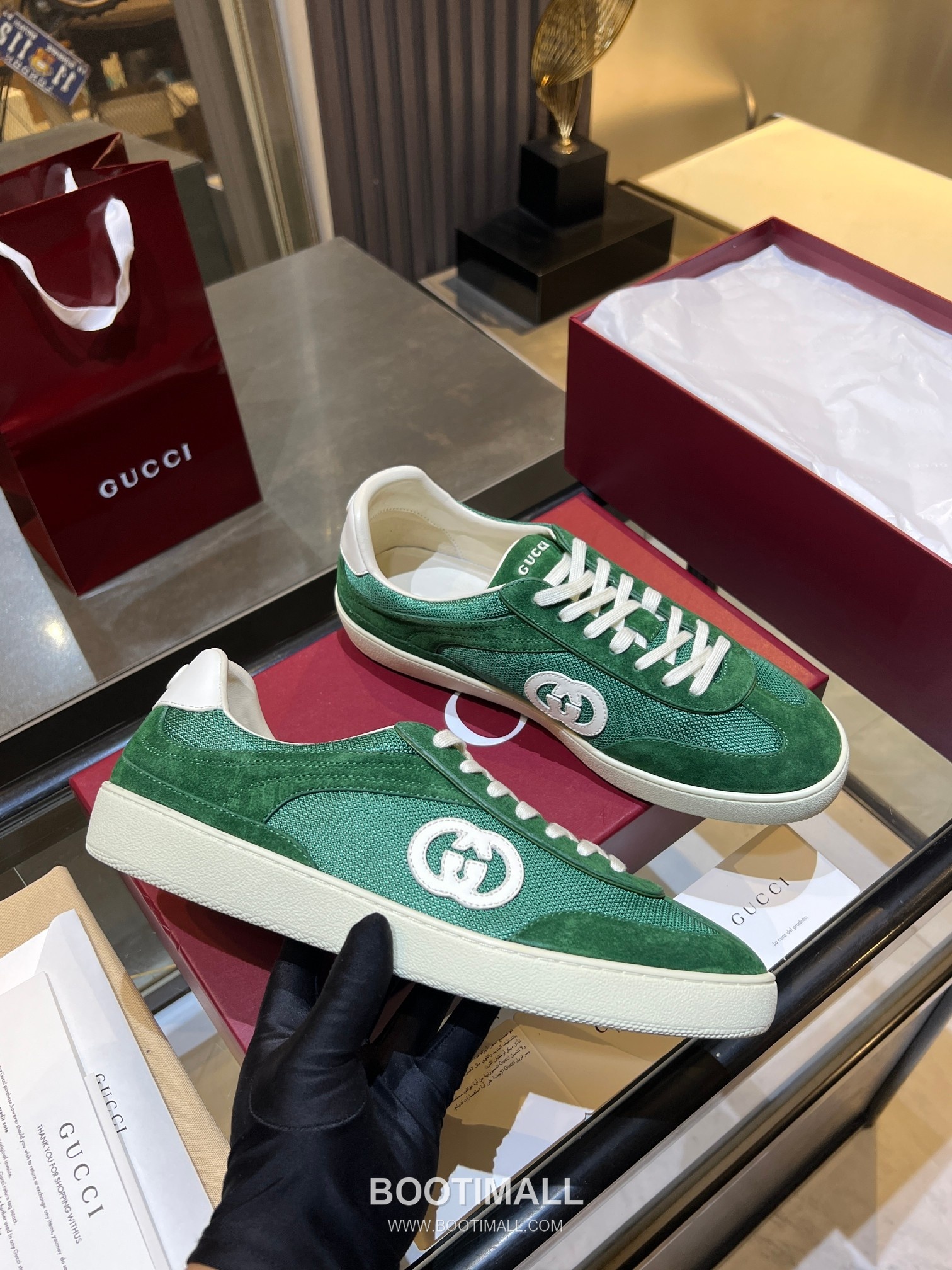 Gucci German Trainer Leather Mesh Suede Low Sneakers with Embossed Logo TPU Sole Detail 구찌 저먼 트레이너 레더 메쉬 스웨이드 로우 스니커즈 엠보싱 로고 TPU 솔 디테일 3cm 1