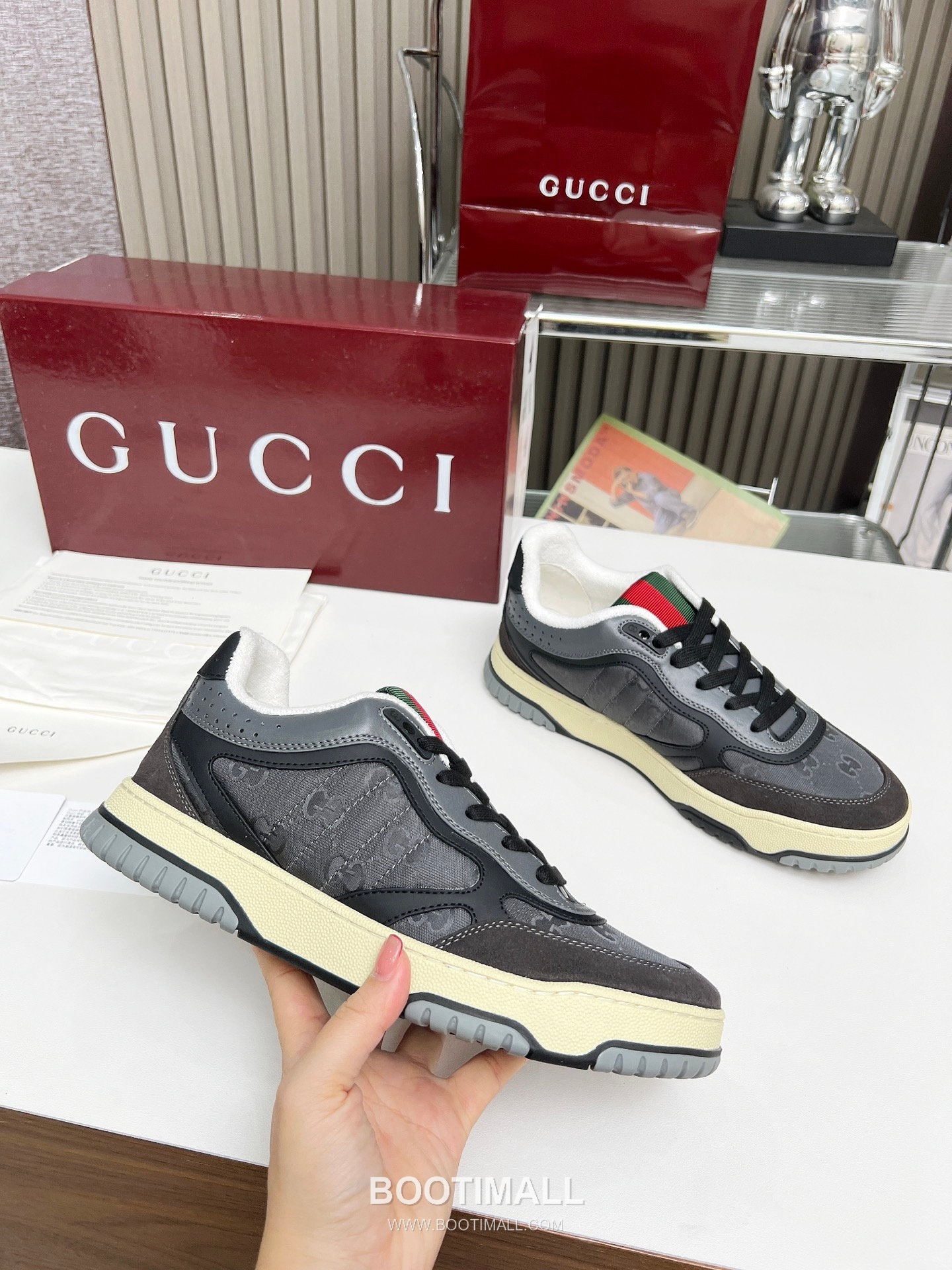 Gucci Double G Calfskin Leather High Low Sneakers with Distressed Cutout Panel TPU Sole Detail 구찌 더블G 카프스킨 레더 하이로우 스니커즈 디스트레스드 컷아웃 패널 TPU 솔 디테일 3cm 3