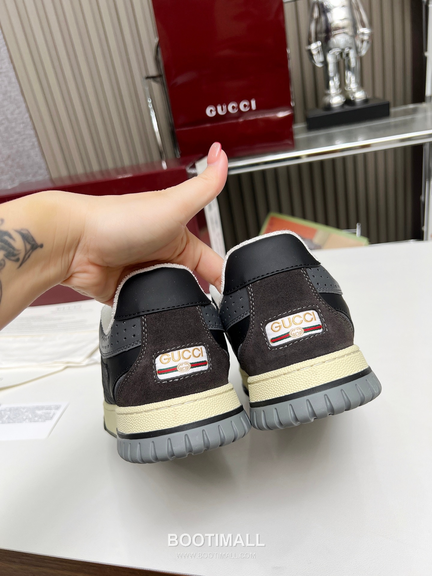 Gucci Double G Calfskin Leather High Low Sneakers with Distressed Cutout Panel TPU Sole Detail 구찌 더블G 카프스킨 레더 하이로우 스니커즈 디스트레스드 컷아웃 패널 TPU 솔 디테일 3cm 4