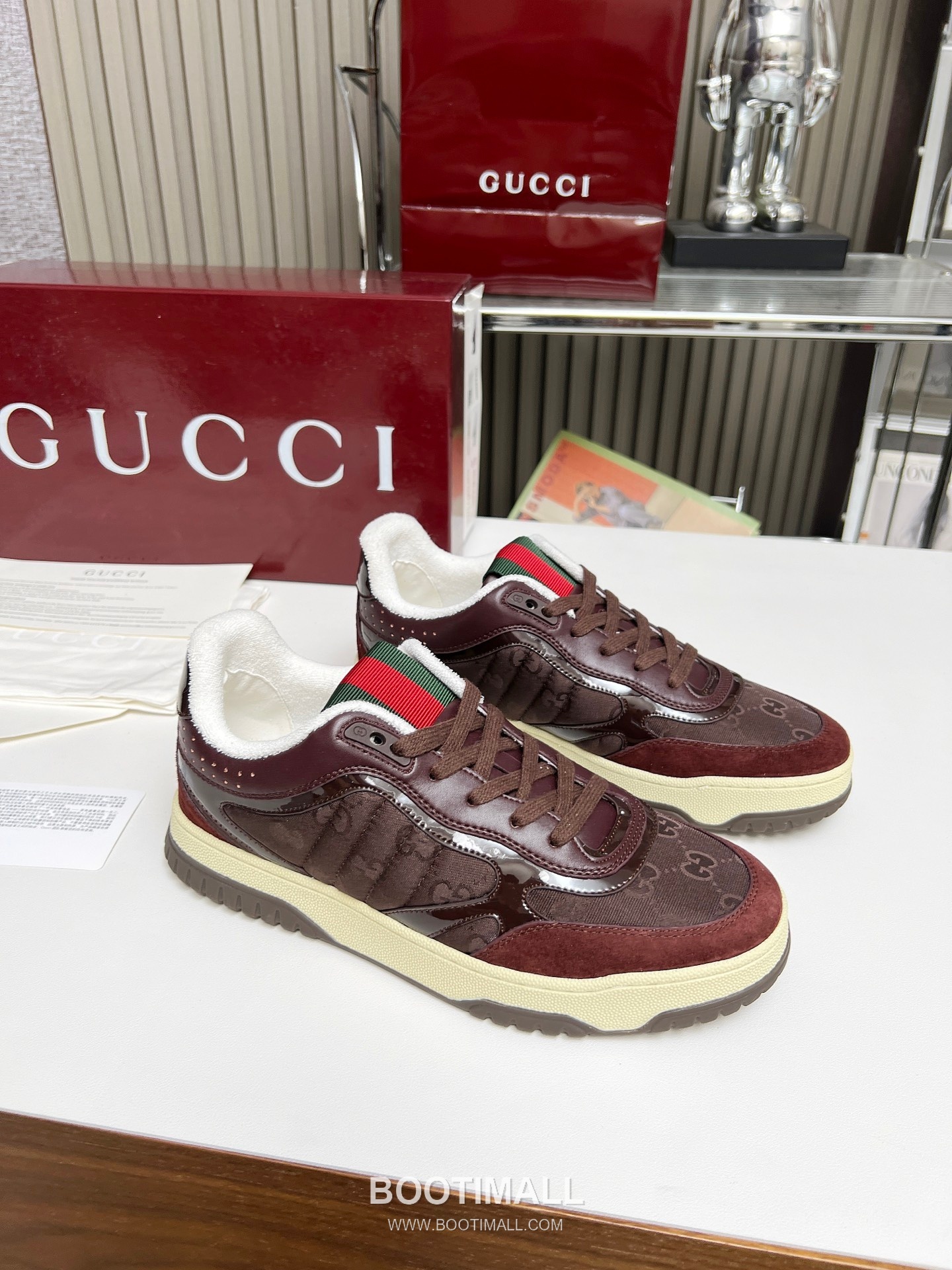 Gucci Double G Calfskin Leather High Low Sneakers with Distressed Cutout Panel TPU Sole Detail 구찌 더블G 카프스킨 레더 하이로우 스니커즈 디스트레스드 컷아웃 패널 TPU 솔 디테일 3cm 3