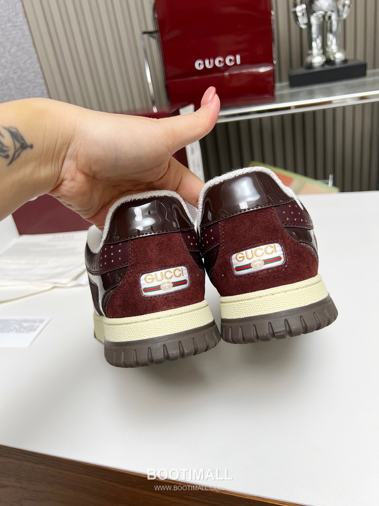 Gucci Double G Calfskin Leather High Low Sneakers with Distressed Cutout Panel TPU Sole Detail 구찌 더블G 카프스킨 레더 하이로우 스니커즈 디스트레스드 컷아웃 패널 TPU 솔 디테일 3cm 4