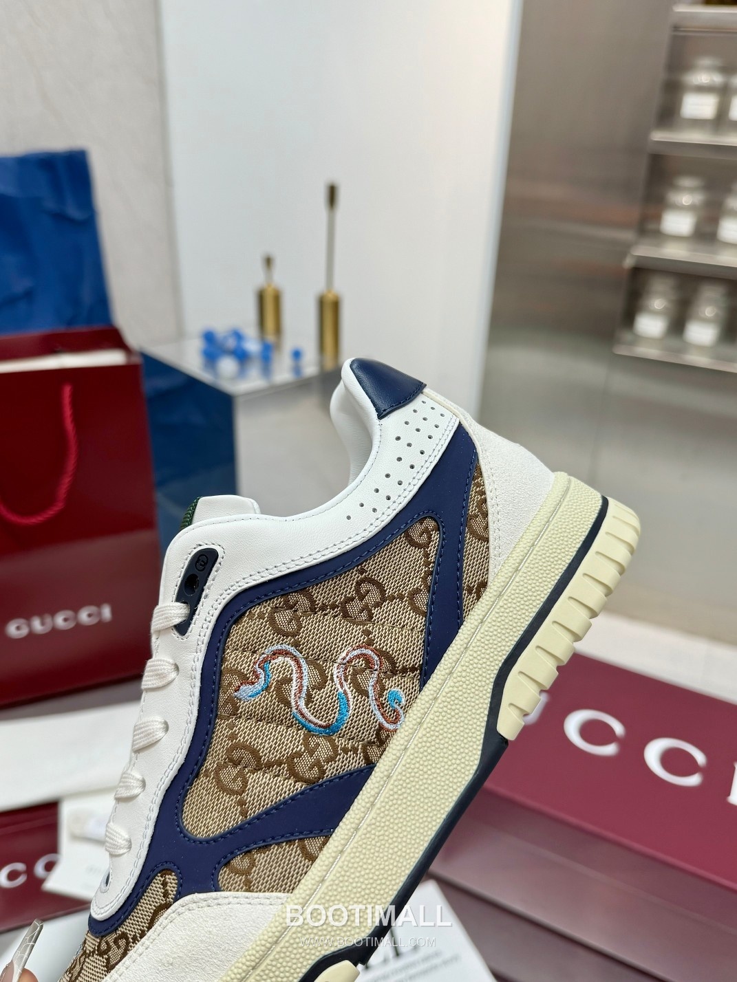 Gucci Double G Calfskin Leather High Low Sneakers with Distressed Cutout Panel TPU Sole Detail 구찌 더블G 카프스킨 레더 하이로우 스니커즈 디스트레스드 컷아웃 패널 TPU 솔 디테일 3cm 2