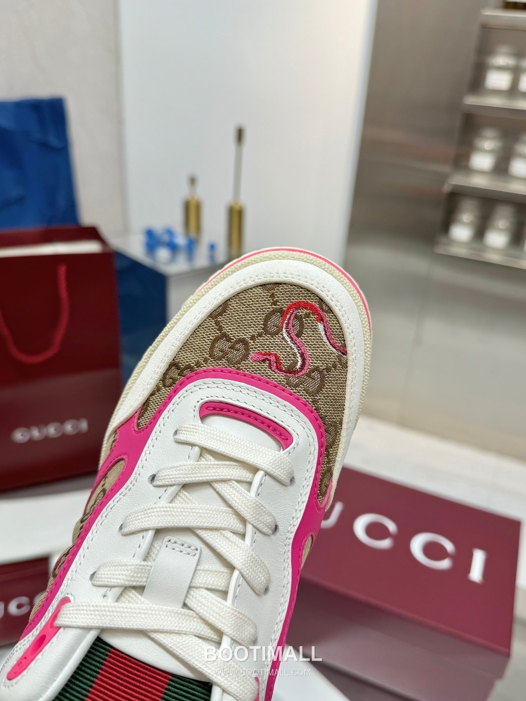 Gucci Double G Calfskin Leather High Low Sneakers with Distressed Cutout Panel TPU Sole Detail 구찌 더블G 카프스킨 레더 하이로우 스니커즈 디스트레스드 컷아웃 패널 TPU 솔 디테일 3cm 7