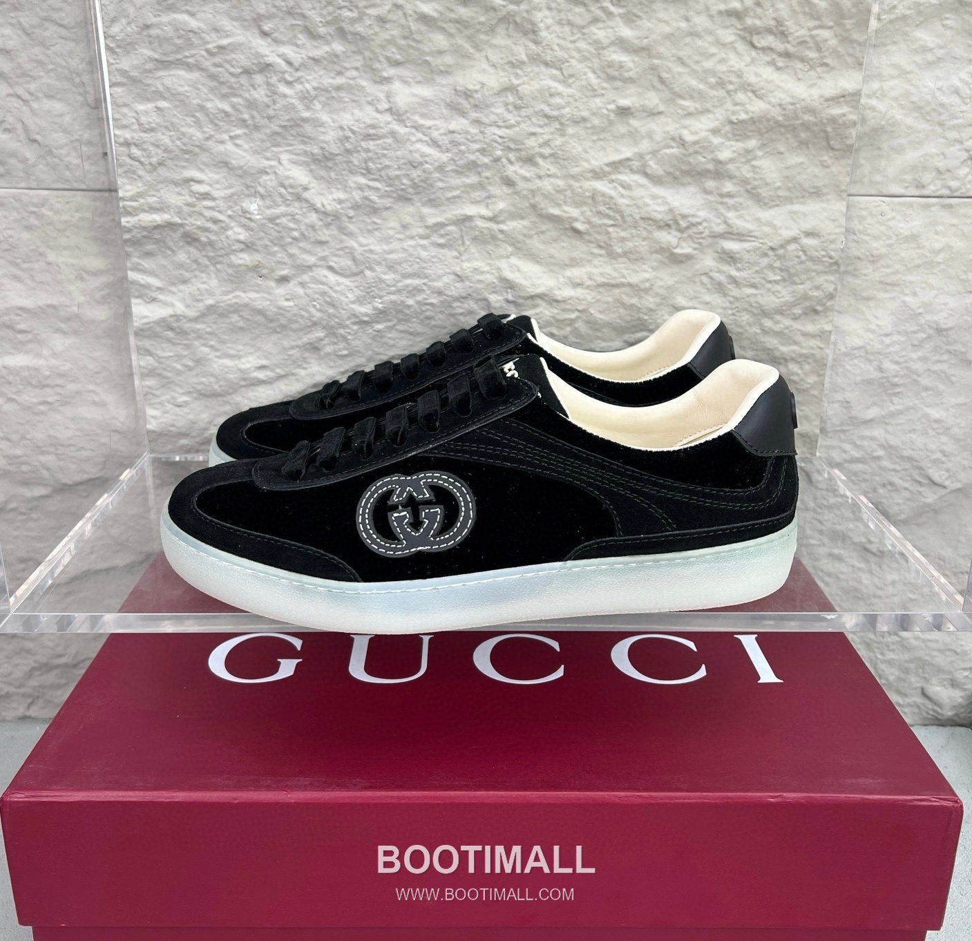 Gucci German Trainer Velvet Low Sneakers with Embossed Logo TPU Sole Detail 구찌 저먼 트레이너 벨벳 로우 스니커즈 엠보싱 로고 TPU 솔 디테일 3cm 1
