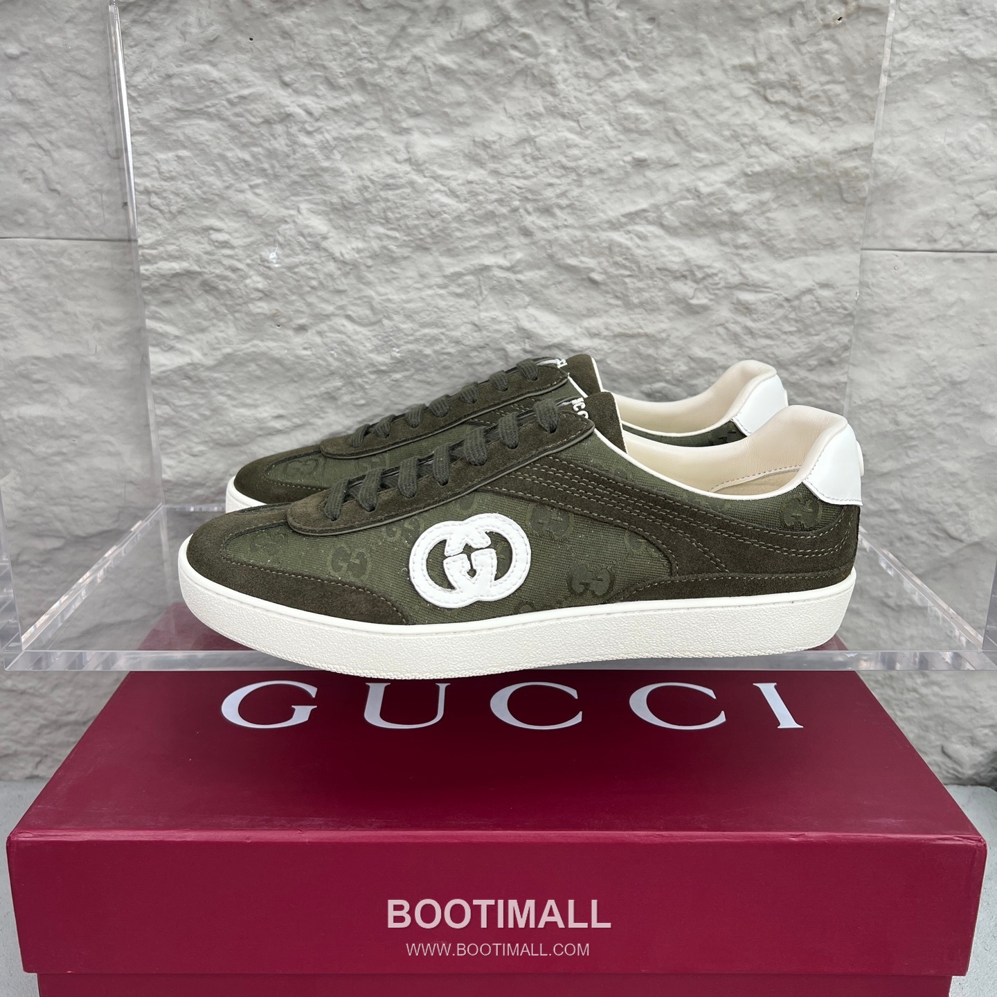 Gucci German Trainer Velvet Low Sneakers with Embossed Logo TPU Sole Detail 구찌 저먼 트레이너 벨벳 로우 스니커즈 엠보싱 로고 TPU 솔 디테일 3cm 1