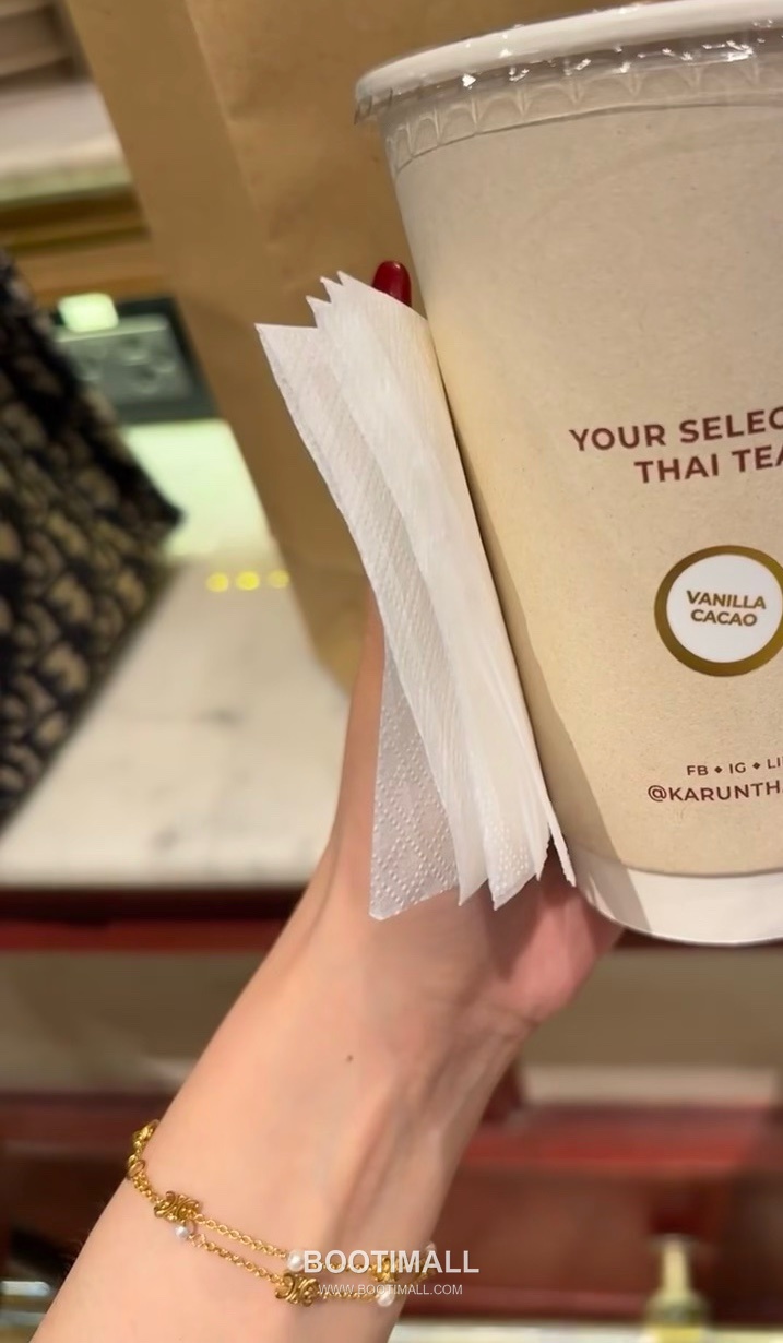 Celine Triomphe Double Layer Brass Gold Plated Necklace with Bead Chain Pendant 셀린느 트리옹프 더블 레이어 황동 골드도금 네클리스 비드 체인 펜던트 4