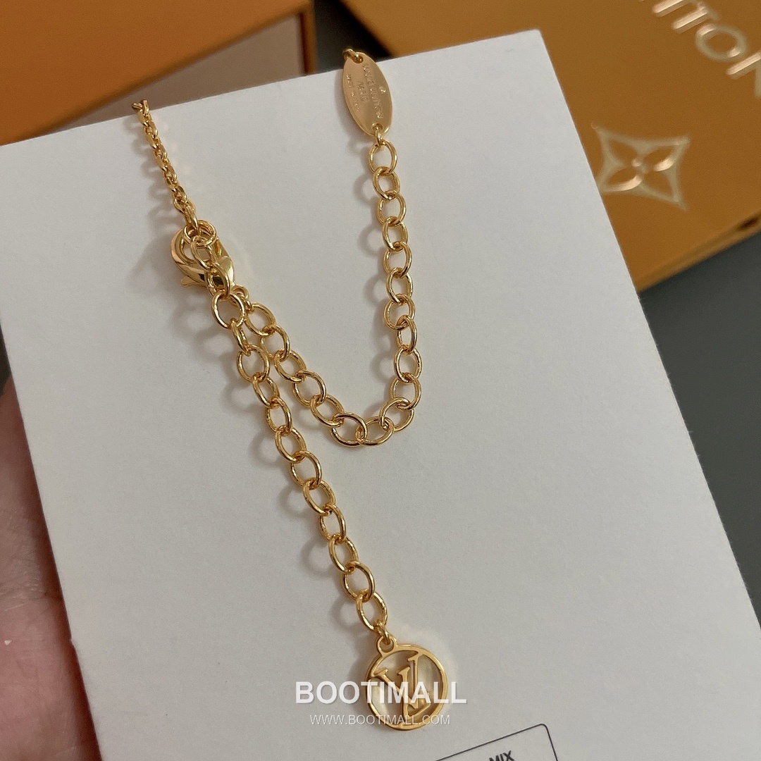 Louis Vuitton Blooming Brass Gold Plated Necklace with Flower Monogram Pendant 루이비통 블루밍 황동 골드도금 네클리스 플라워 모노그램 펜던트 14