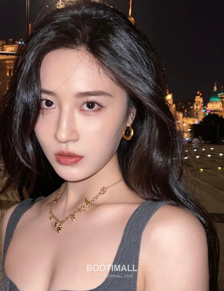 Louis Vuitton Blooming Brass Gold Plated Necklace with Flower Monogram Pendant 루이비통 블루밍 황동 골드도금 네클리스 플라워 모노그램 펜던트 19