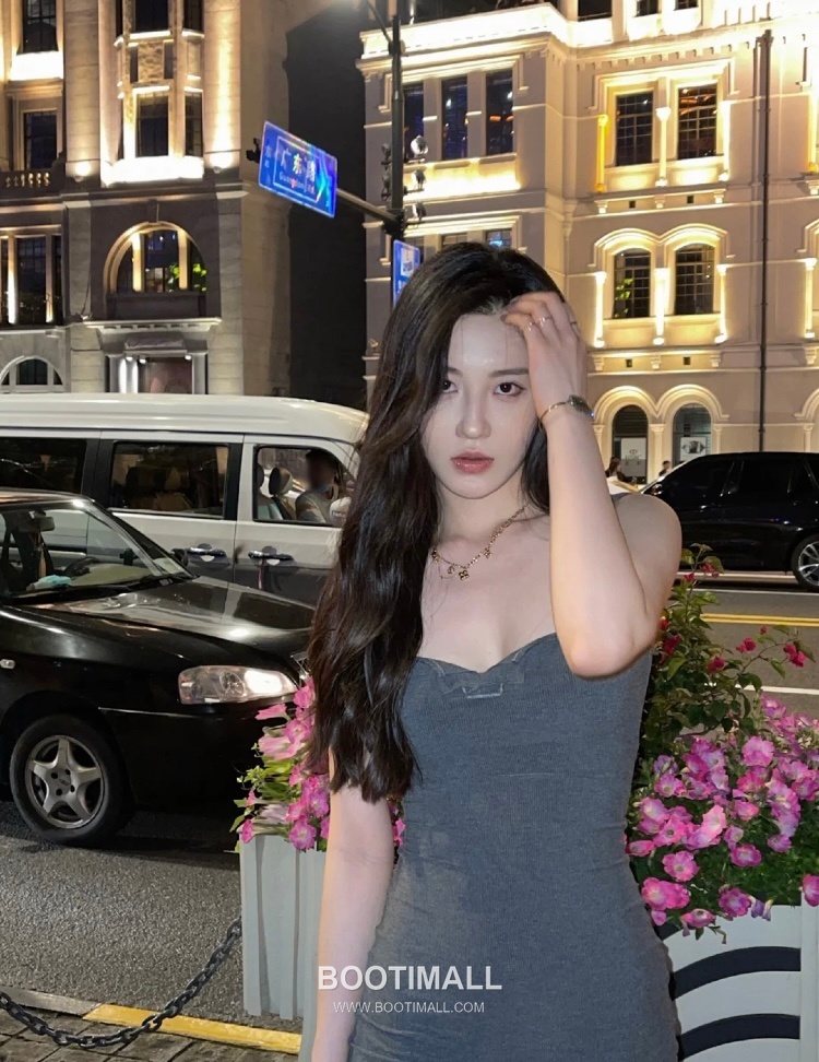 Louis Vuitton Blooming Brass Gold Plated Necklace with Flower Monogram Pendant 루이비통 블루밍 황동 골드도금 네클리스 플라워 모노그램 펜던트 20