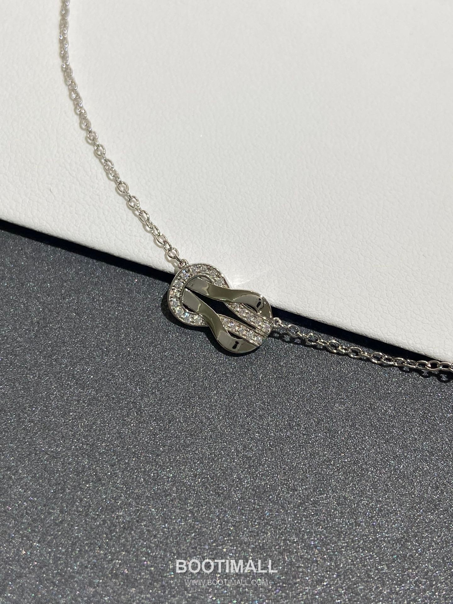 Fred Chance Infinie Brass Gold Plated Necklace with Infinity Knot Pendant 프레드 샹스 인피니 황동 골드도금 네클리스 인피니티 매듭 펜던트 16