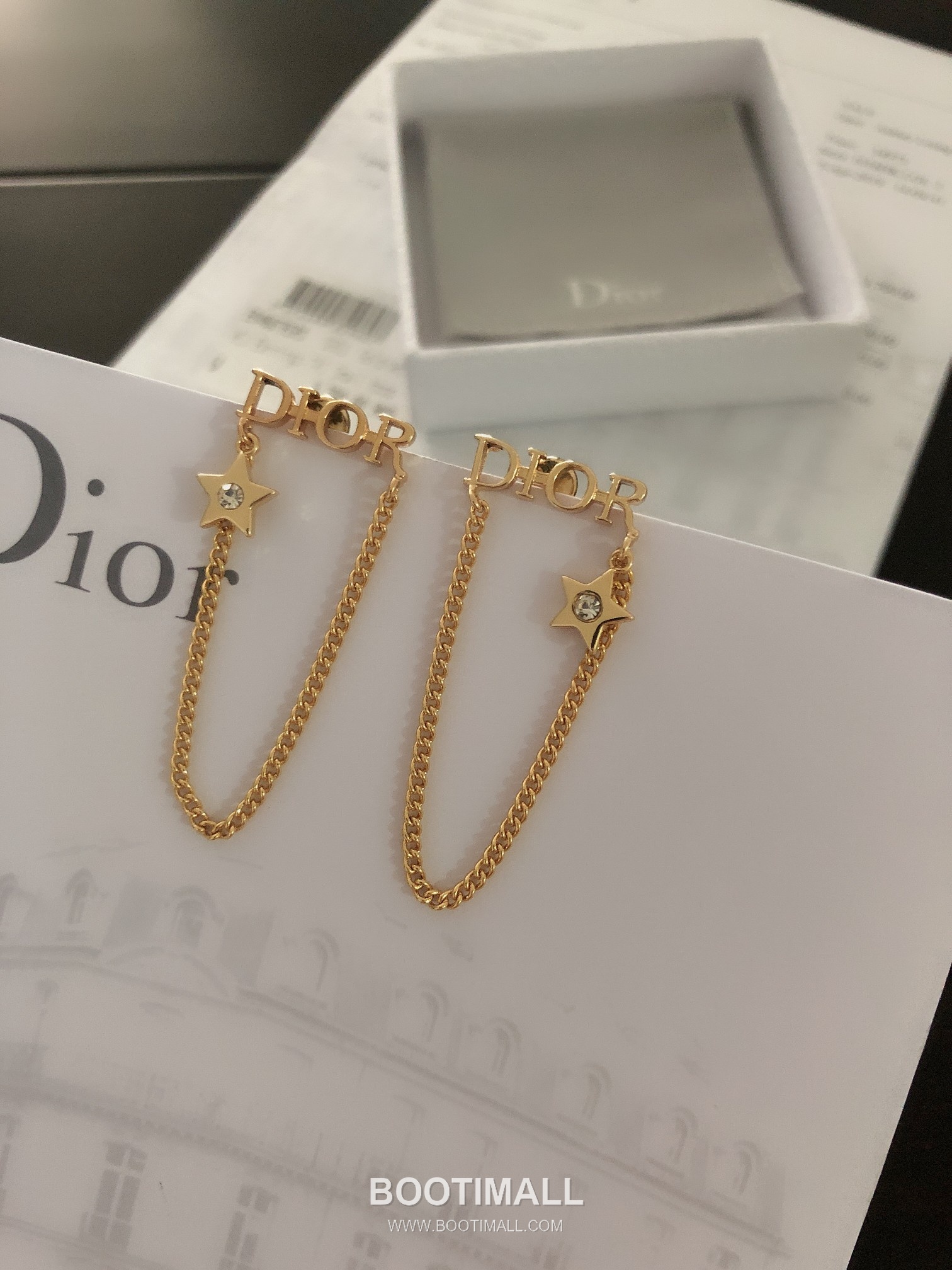 Dior Star Letter Chain Brass Gold Plated Stud Earring with Logo Detail 디올 스타 레터 체인 황동 골드도금 스터드 이어링 로고 디테일 4