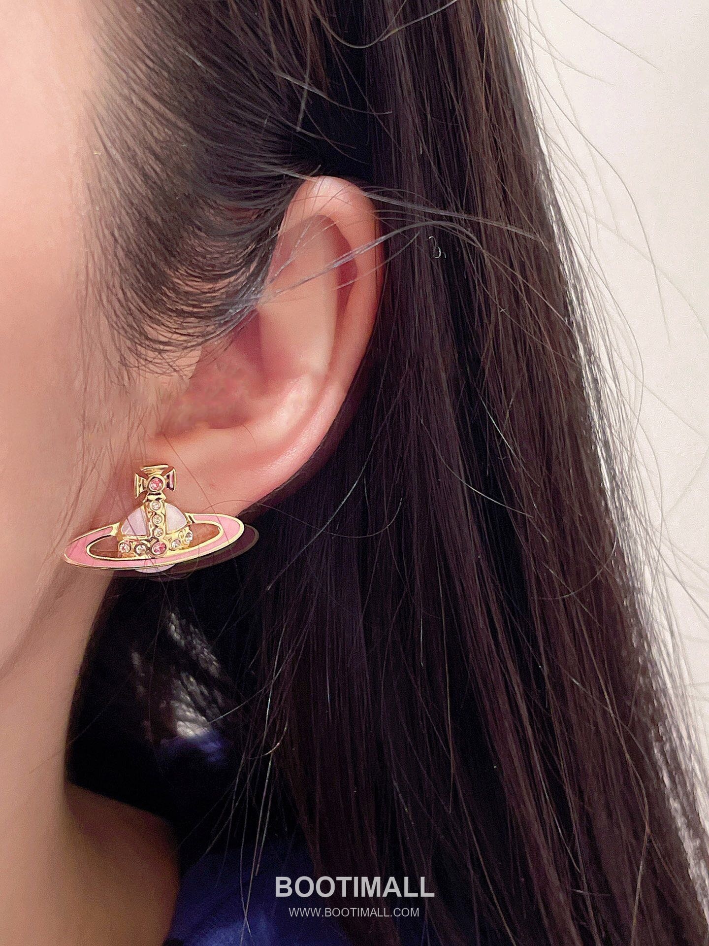 Vivienne Westwood Orb Crown Enamel Crystal Brass Gold Plated Stud Earring with Pink White Detail 비비안웨스트우드 오브 크라운 에나멜 크리스탈 황동 골드도금 스터드 이어링 핑크 화이트 디테일 5