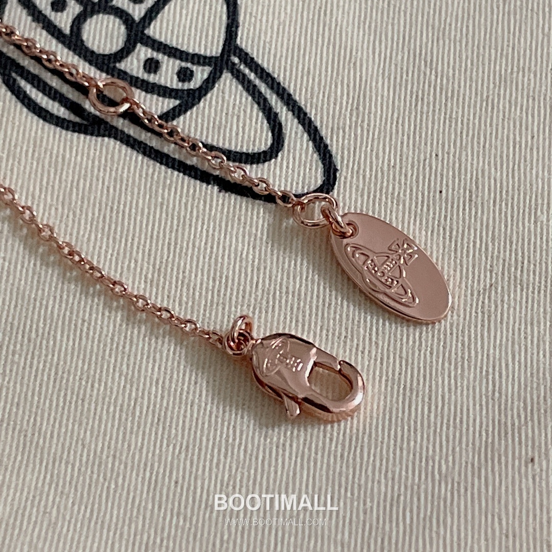 Vivienne Westwood Heart Orb Crystal Brass Gold Plated Necklace with Saturn Pendant 비비안웨스트우드 하트 오브 크리스탈 황동 골드도금 네클리스 새턴 펜던트 14