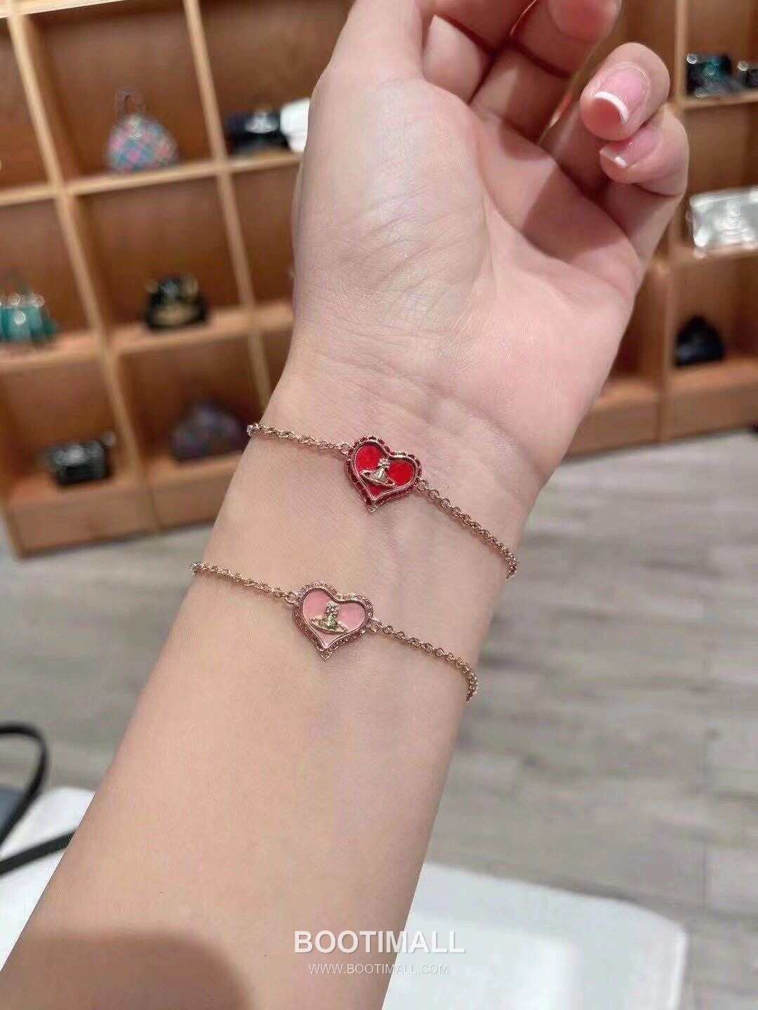 Vivienne Westwood Heart Orb Crystal Brass Rose Gold Plated Bracelet with Saturn Pendant 비비안웨스트우드 하트 오브 크리스탈 황동 로즈골드 도금 브레이슬릿 새턴 펜던트 1