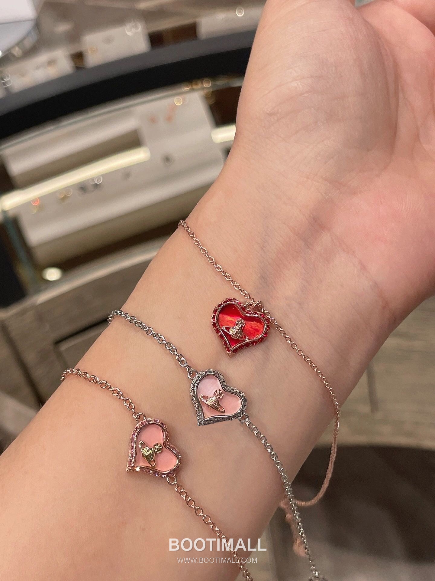 Vivienne Westwood Heart Orb Crystal Brass Rose Gold Plated Bracelet with Saturn Pendant 비비안웨스트우드 하트 오브 크리스탈 황동 로즈골드 도금 브레이슬릿 새턴 펜던트 2