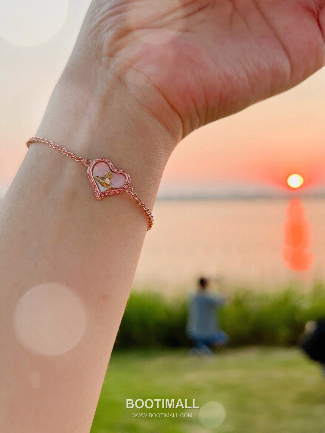 Vivienne Westwood Heart Orb Crystal Brass Rose Gold Plated Bracelet with Saturn Pendant 비비안웨스트우드 하트 오브 크리스탈 황동 로즈골드 도금 브레이슬릿 새턴 펜던트 5